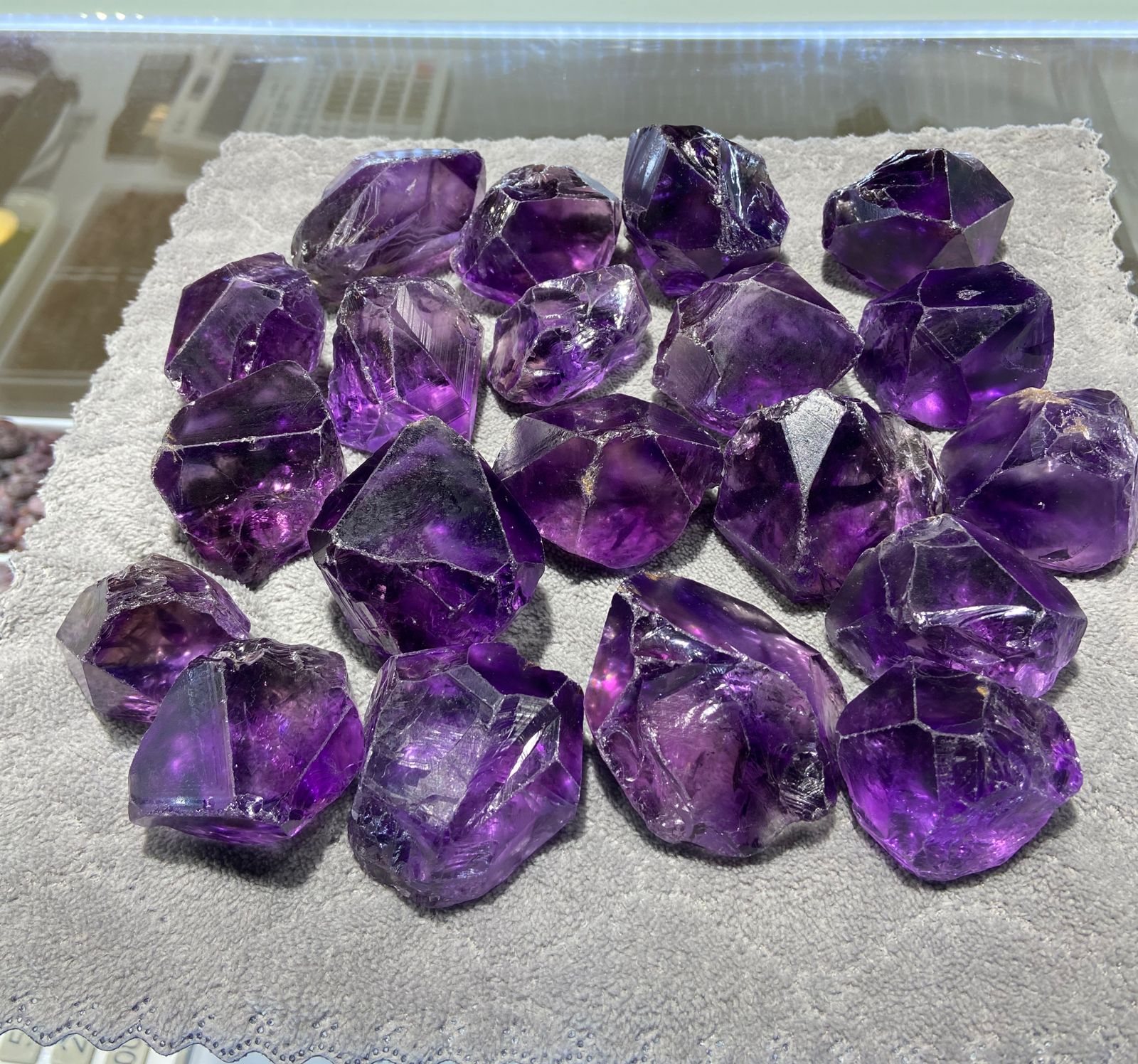 1 Kg Top Facet Grade Raw Amethyst for Faceting - Big Sizes