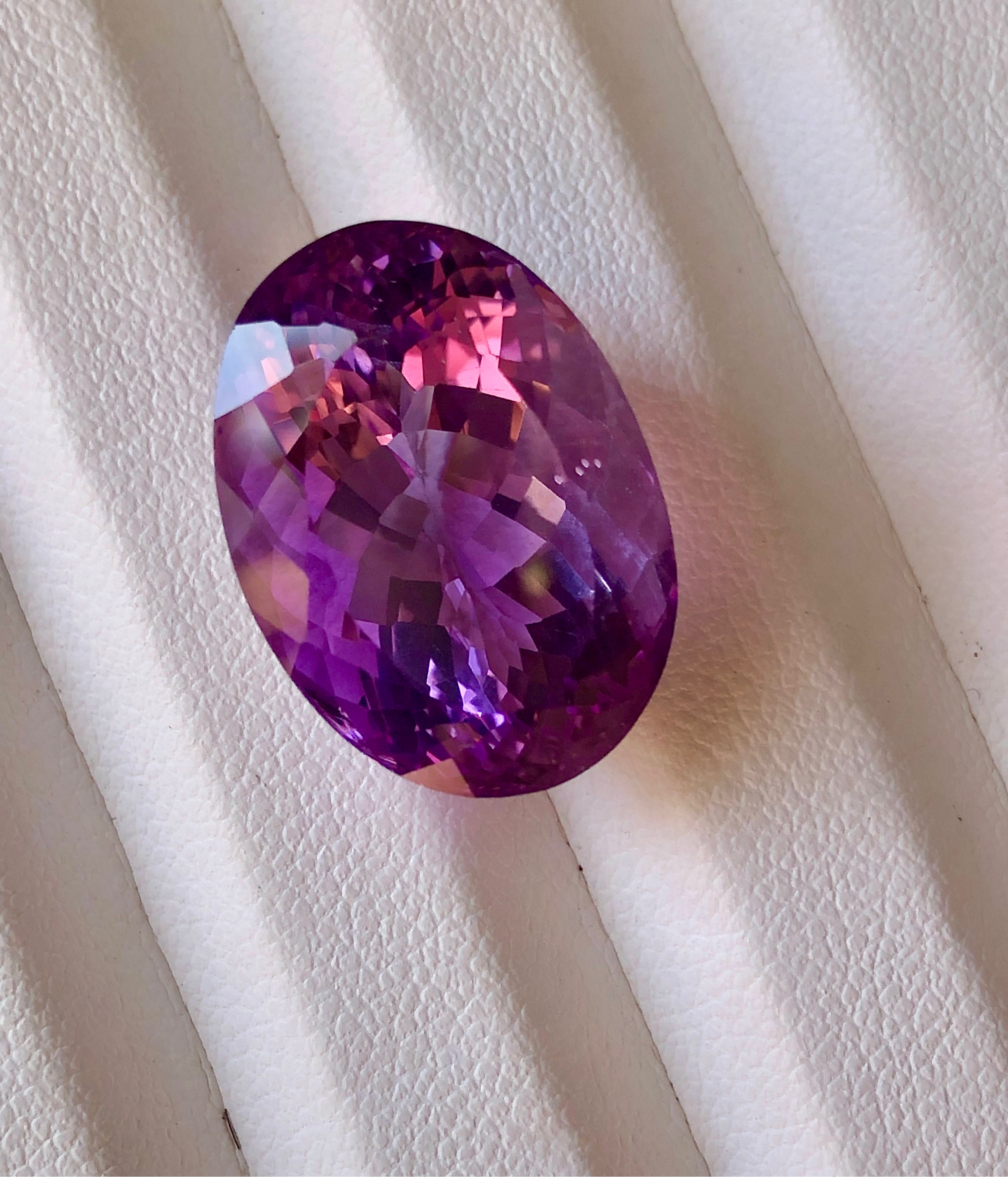 23 Carats Oval Shape Purple Amethyst Gemstone
