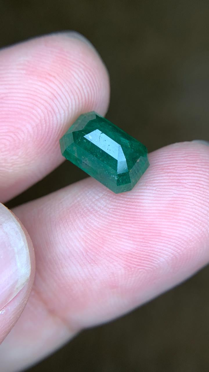 3.25 carats Emerald Cut Vivid Green Swat Emerald