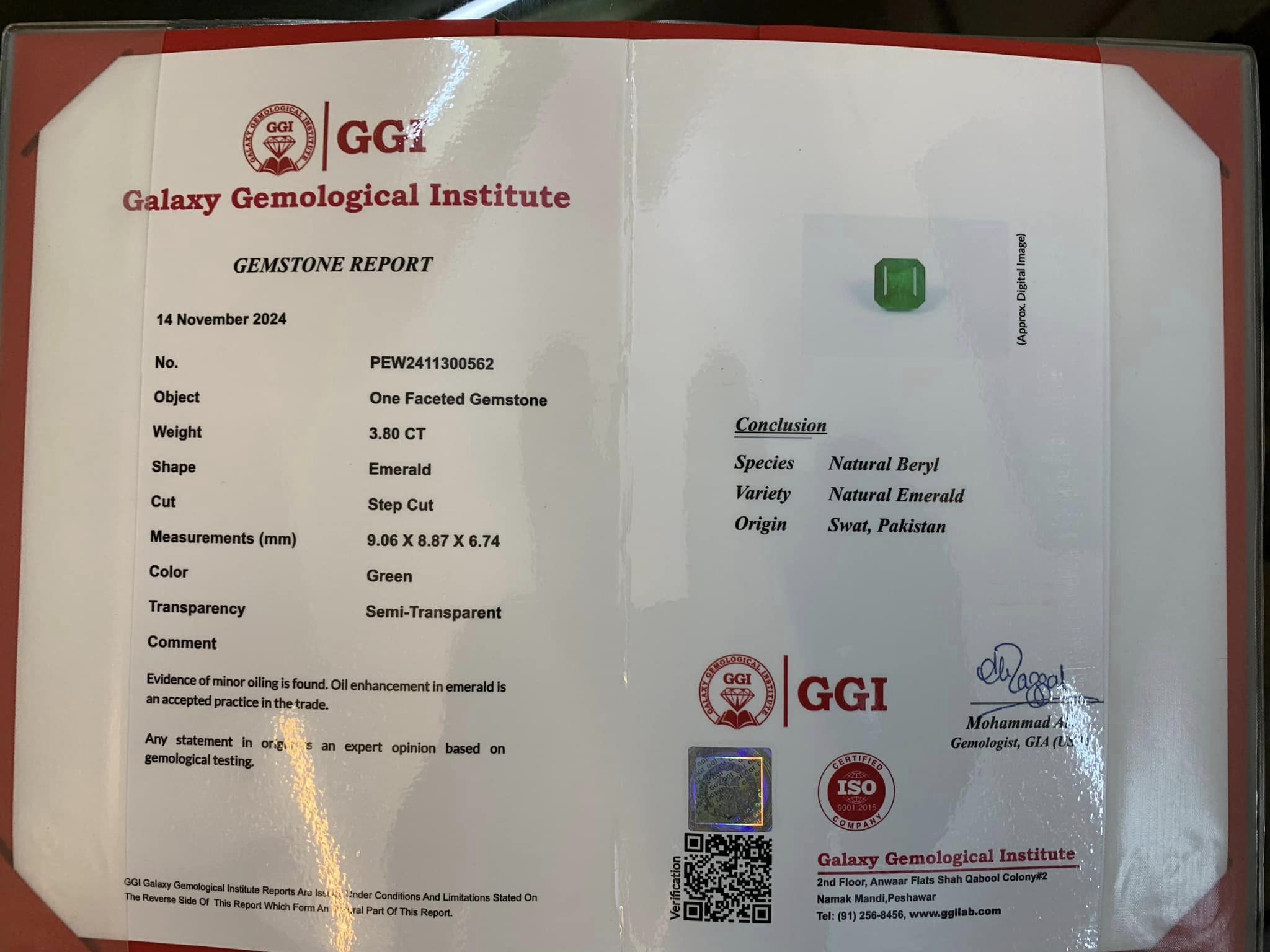 3.80 carats Cushion Natural Vivid Green Swat Emerald Gem