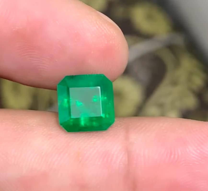 3.80 carats Cushion Natural Vivid Green Swat Emerald Gem