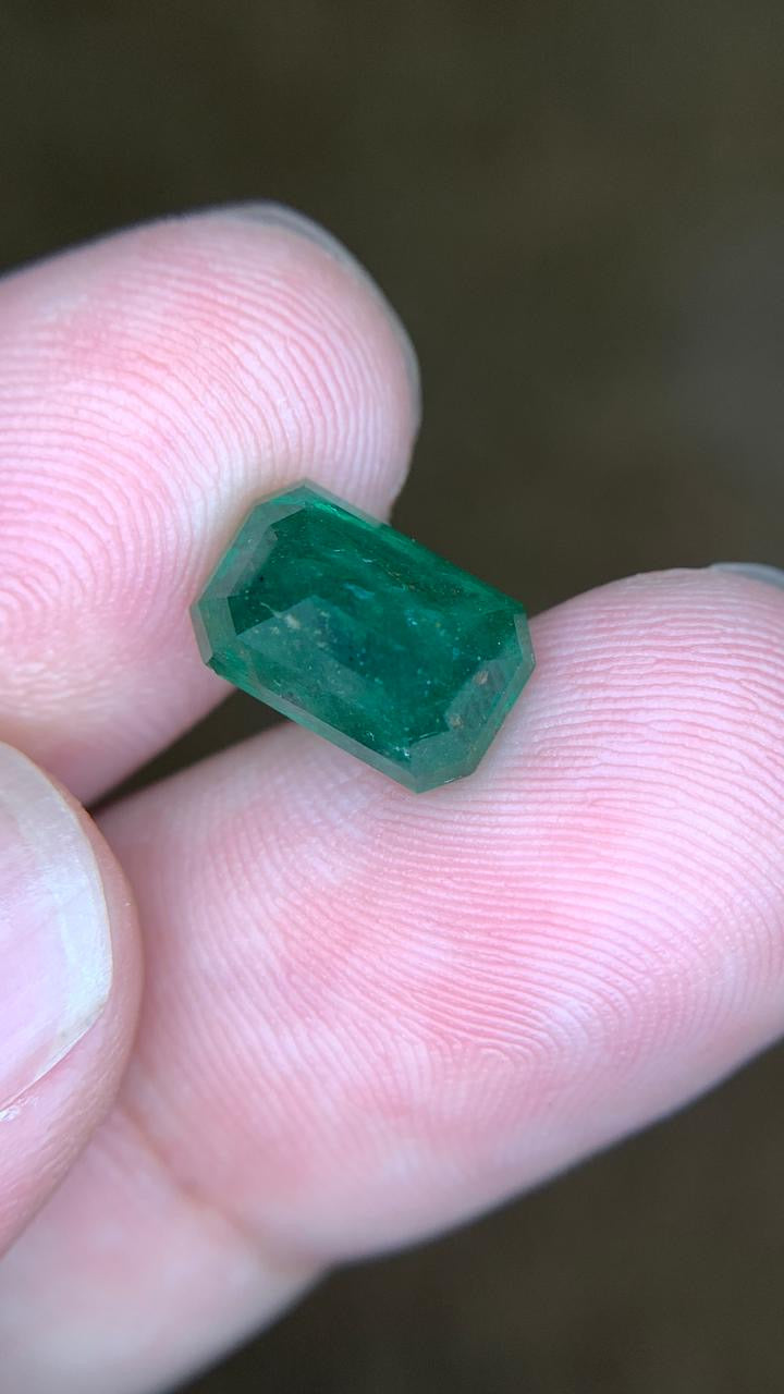 3.25 carats Emerald Cut Vivid Green Swat Emerald
