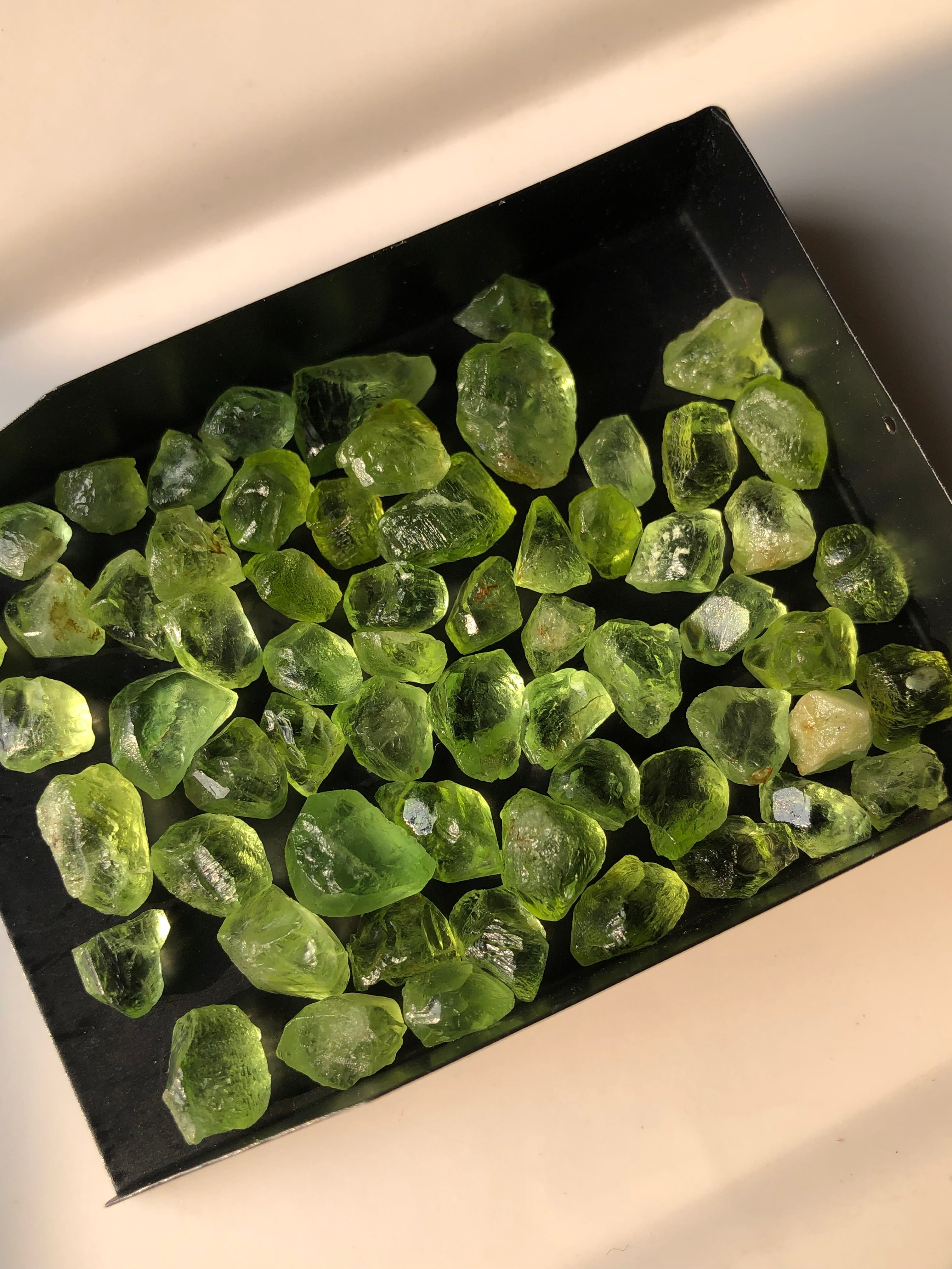 180 carats Natural Green Peridots Raw Gemstones