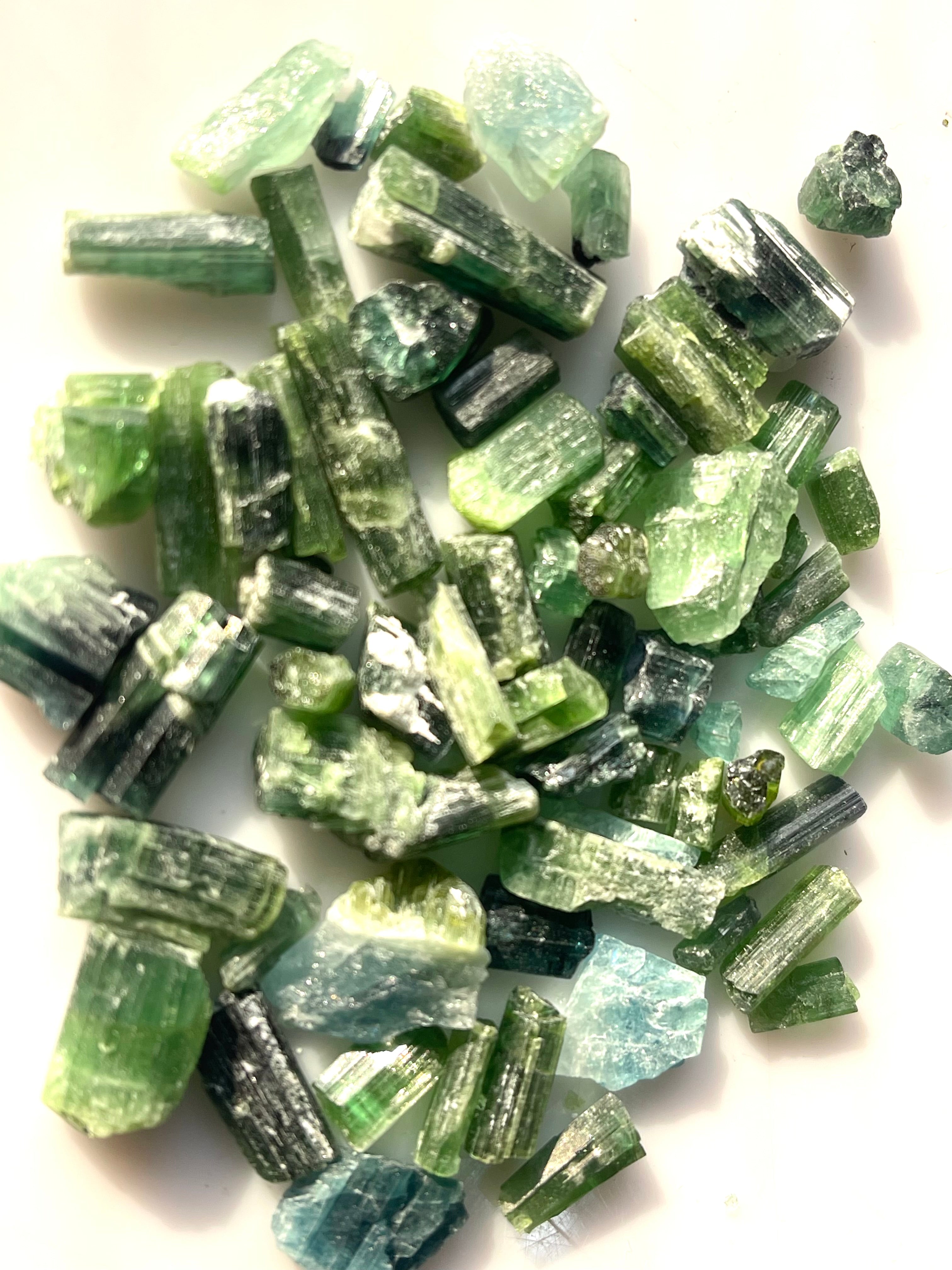215 carats Natural Green Tourmaline Crystals for Lapidary Rough Work