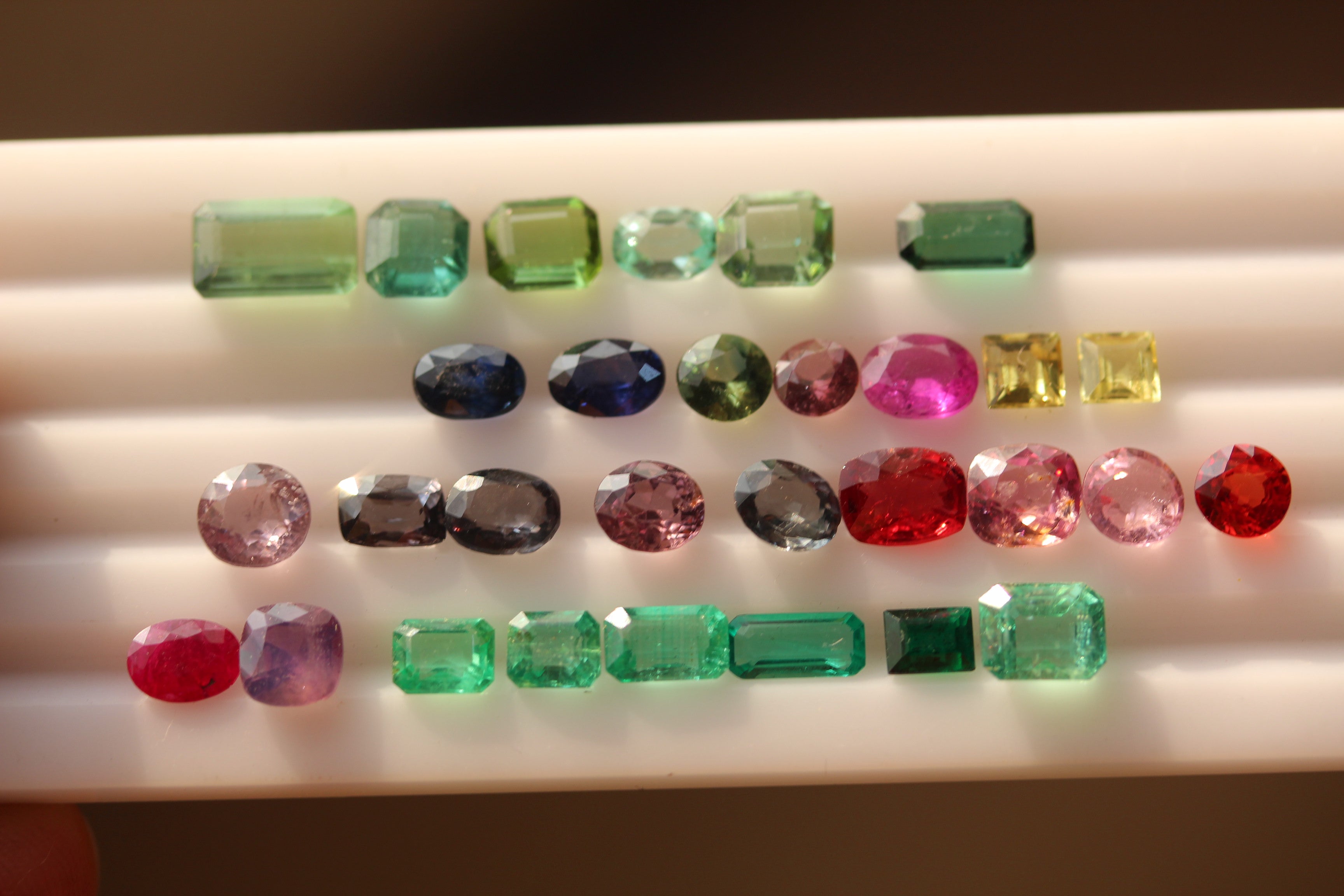 Precious Stones Deal Emeralds, Kashmir Sapphire / Ruby, Ceylon Sapphires, Tourmalines, Spinels