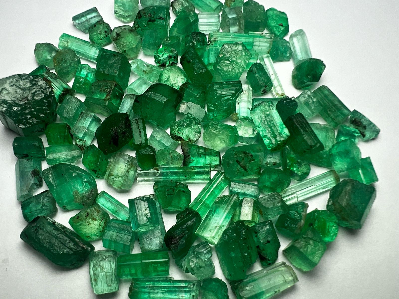 270 carats Natural Rough Emerald Stones Facet Raw Emerald Deal