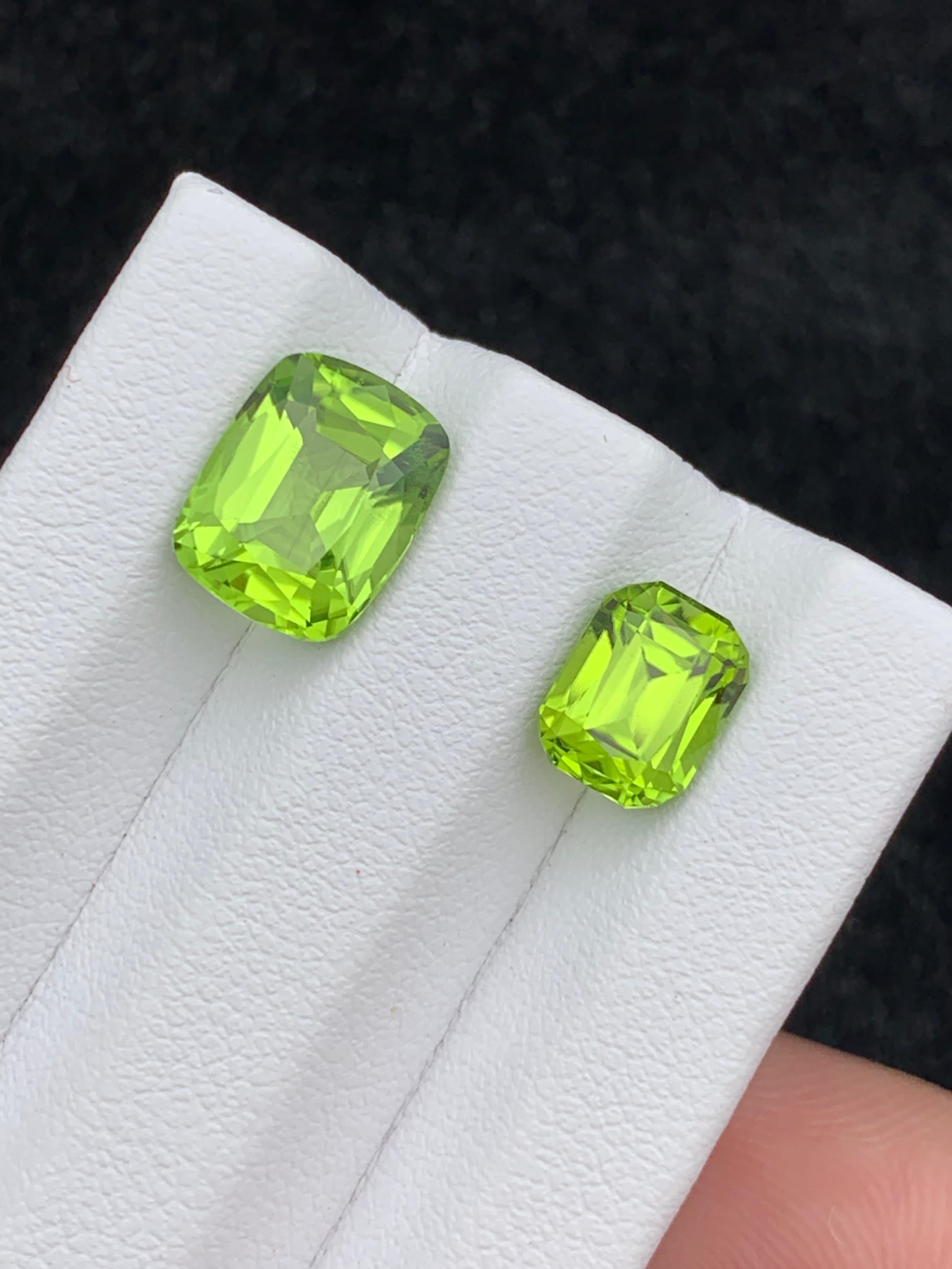 2 Pieces Emerald Cut Green Peridot Gems