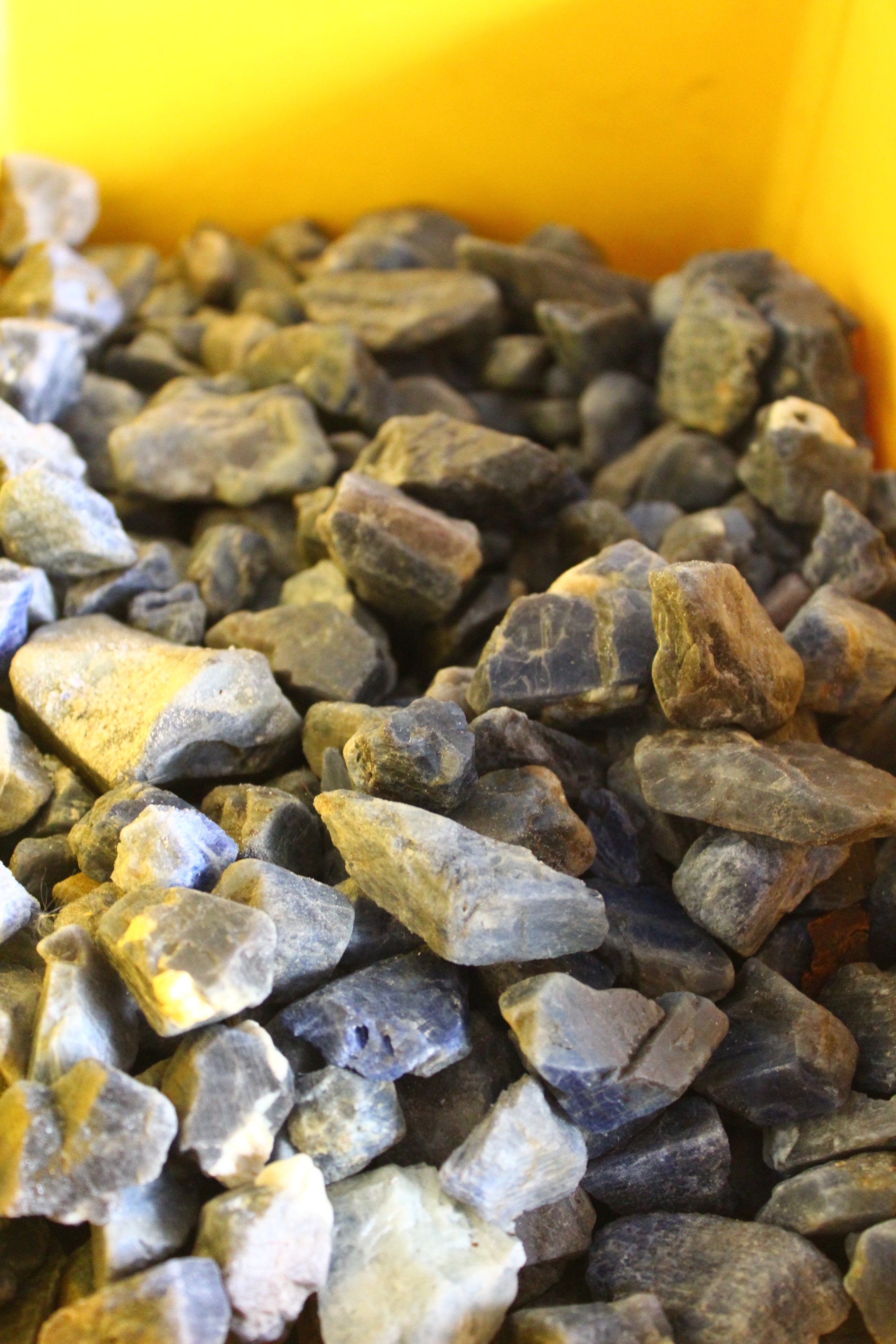 1 kg Rough Sapphires for Carving - Rough Sapphire