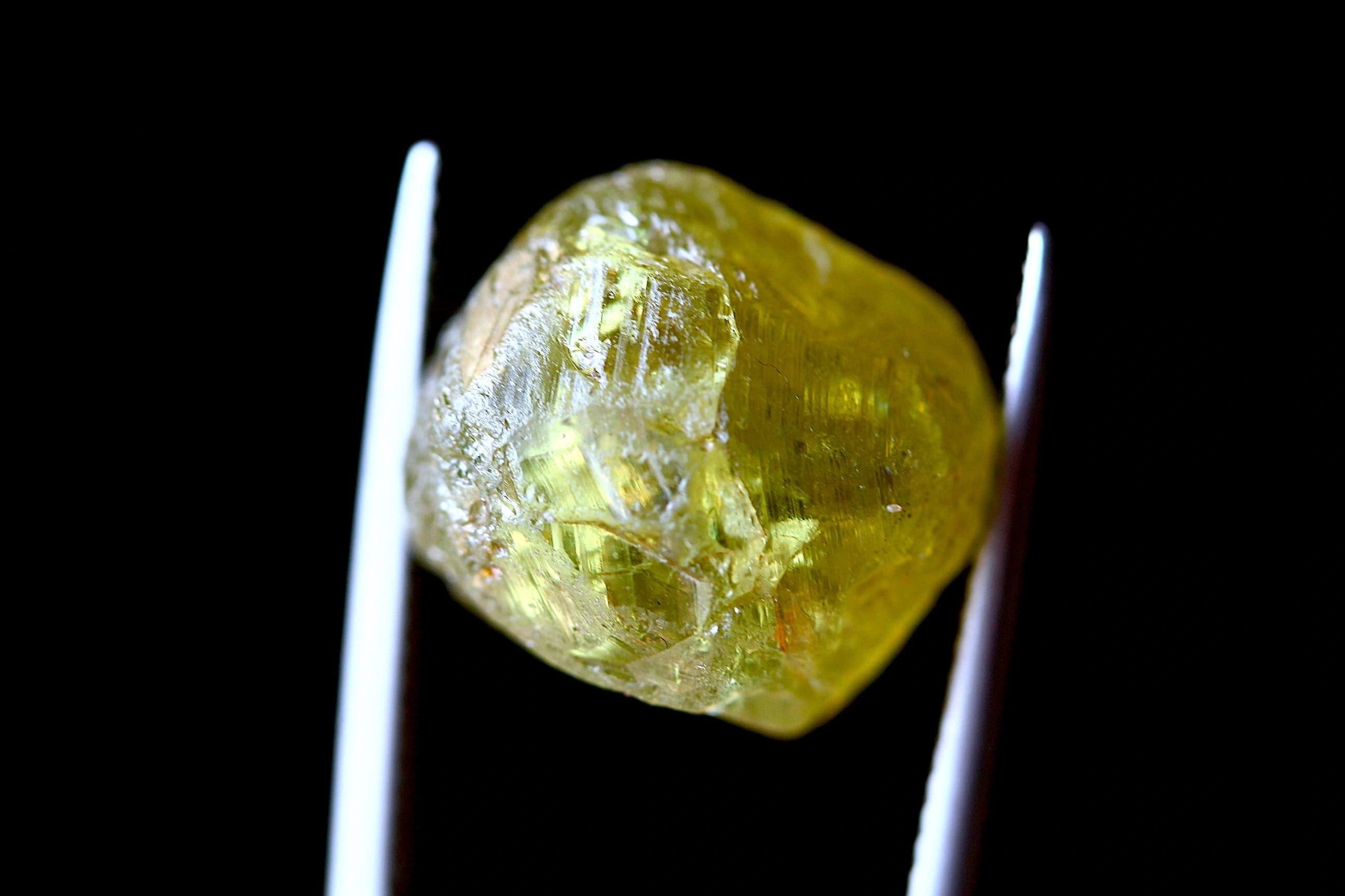 Mali Garnet color variations (yellow, green, orange, brown)