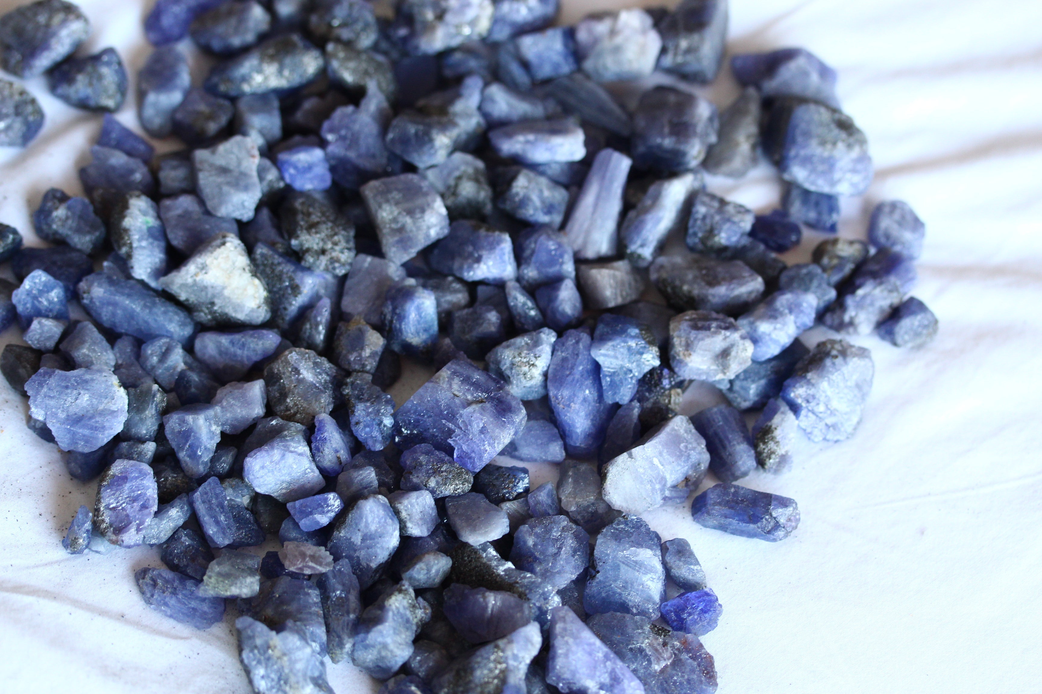 Tanzanite gemstone suppliers