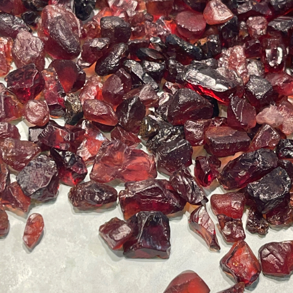 50 kg Raw Almandine Rhodolite Garnets Stones for Faceting Beading Folkmarketgems