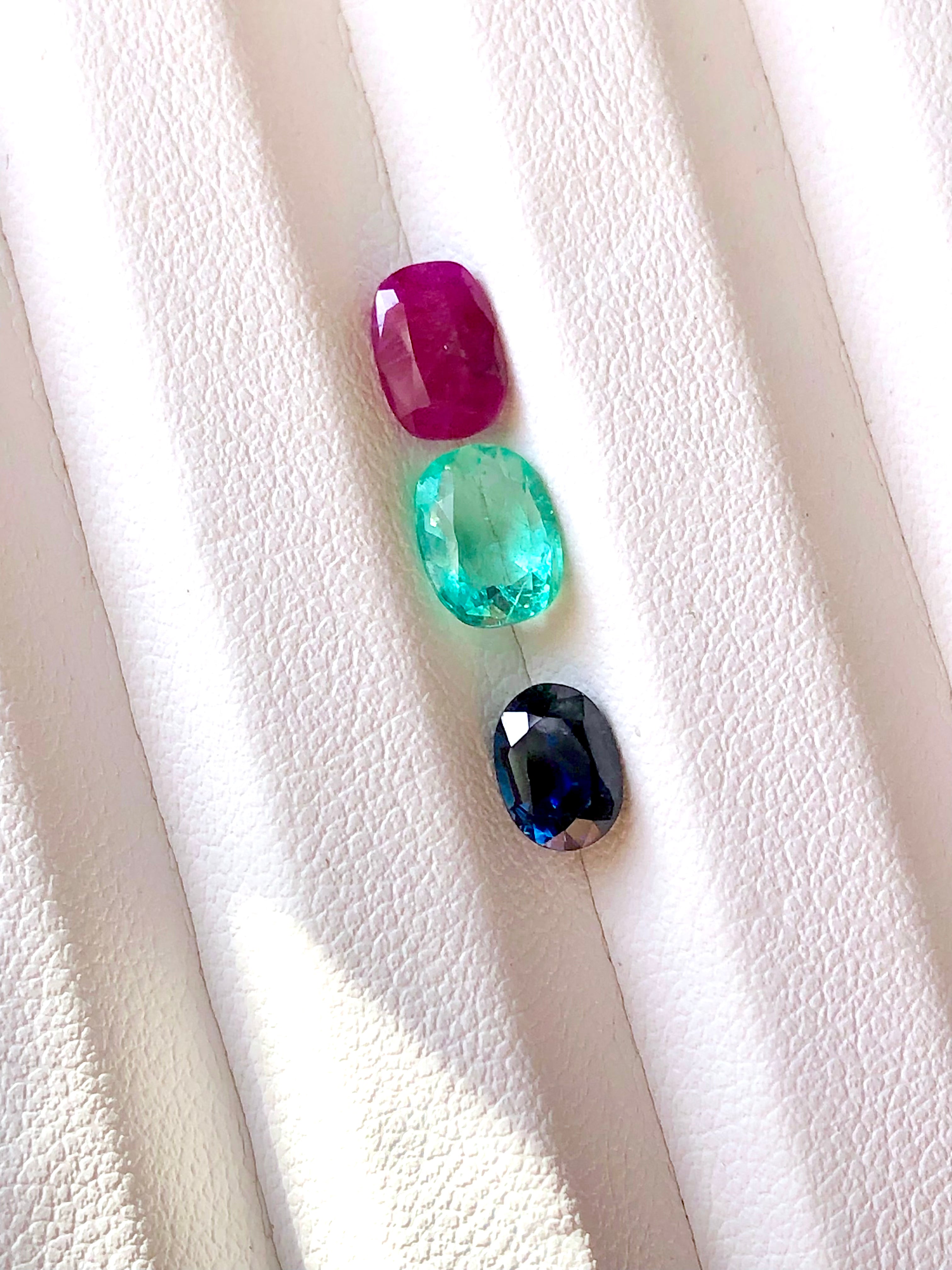 Pieces Oval Cut Gemstone Set: Emerald, Ruby Sapphire