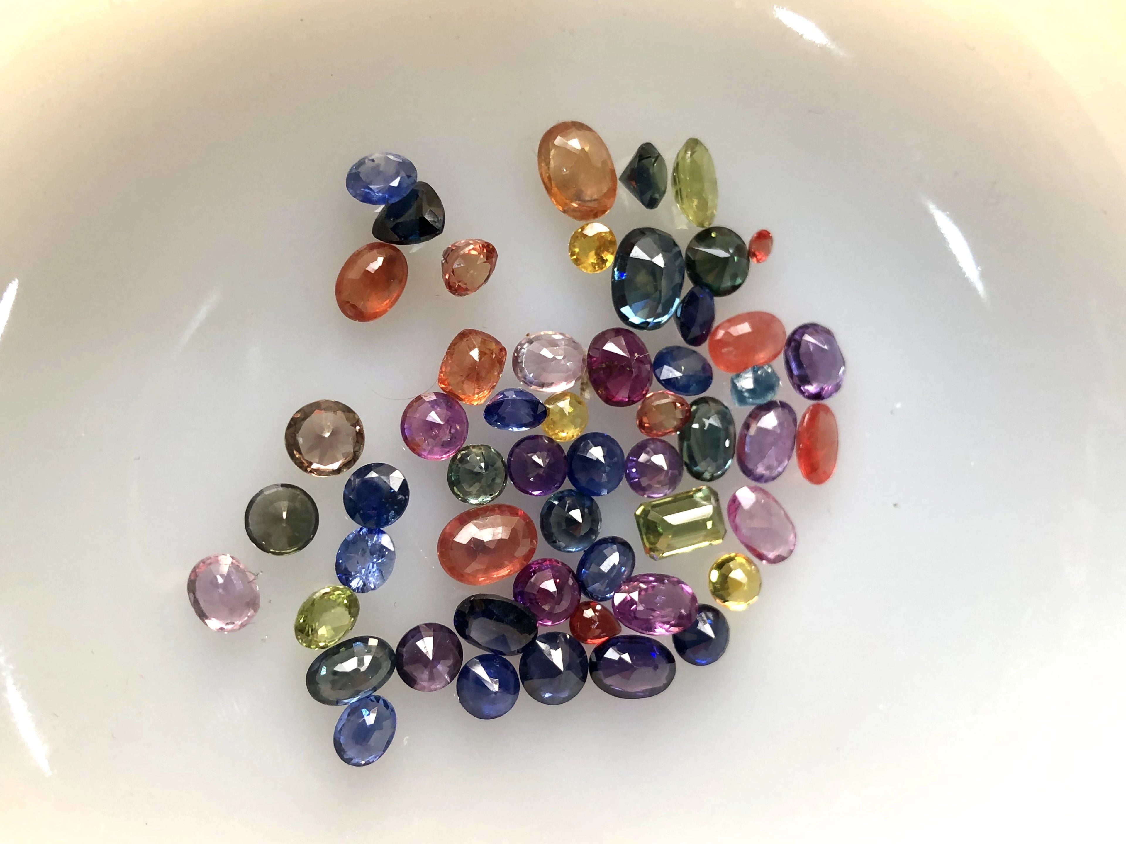 25 Carats Fancy Color Loose Sapphires Stone Deal