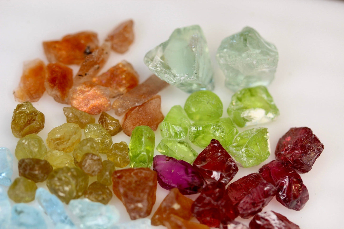200 carats Facet Rough Combo Stone Deal Amethyst, Garnet, Sunstone, Peridot, Mali Garnet, Aquamarine