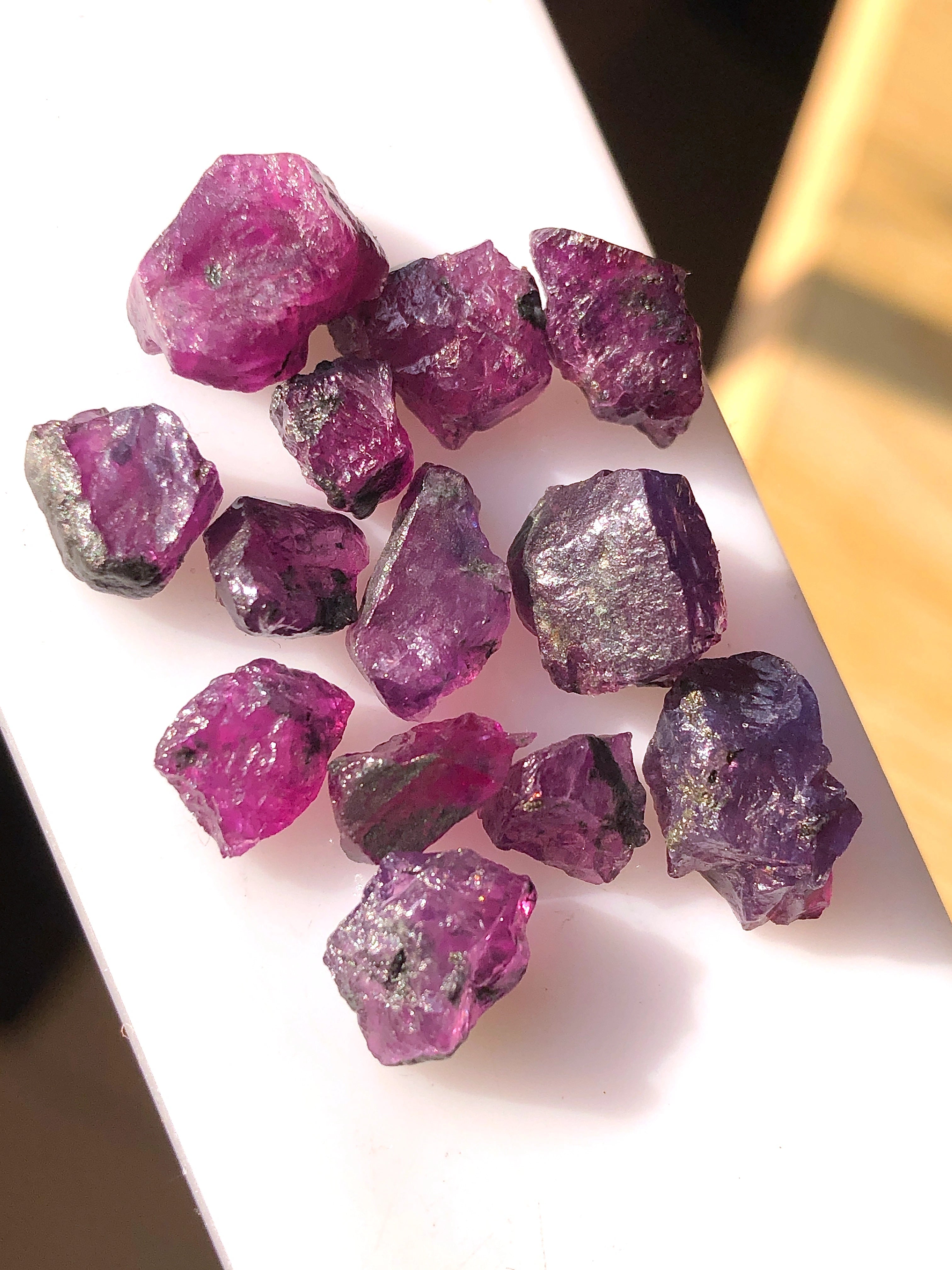 39 carats Pinkish Purple Kashmir Sapphires Rough for Faceting