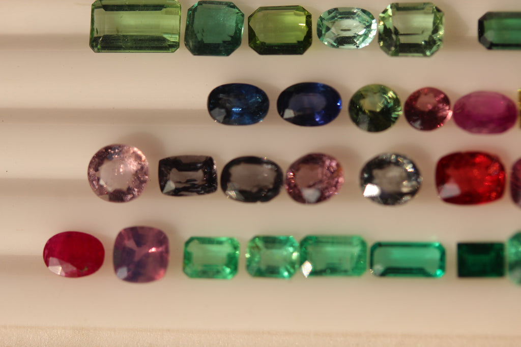 Precious Stones Deal Emeralds, Kashmir Sapphire / Ruby, Ceylon Sapphires, Tourmalines, Spinels