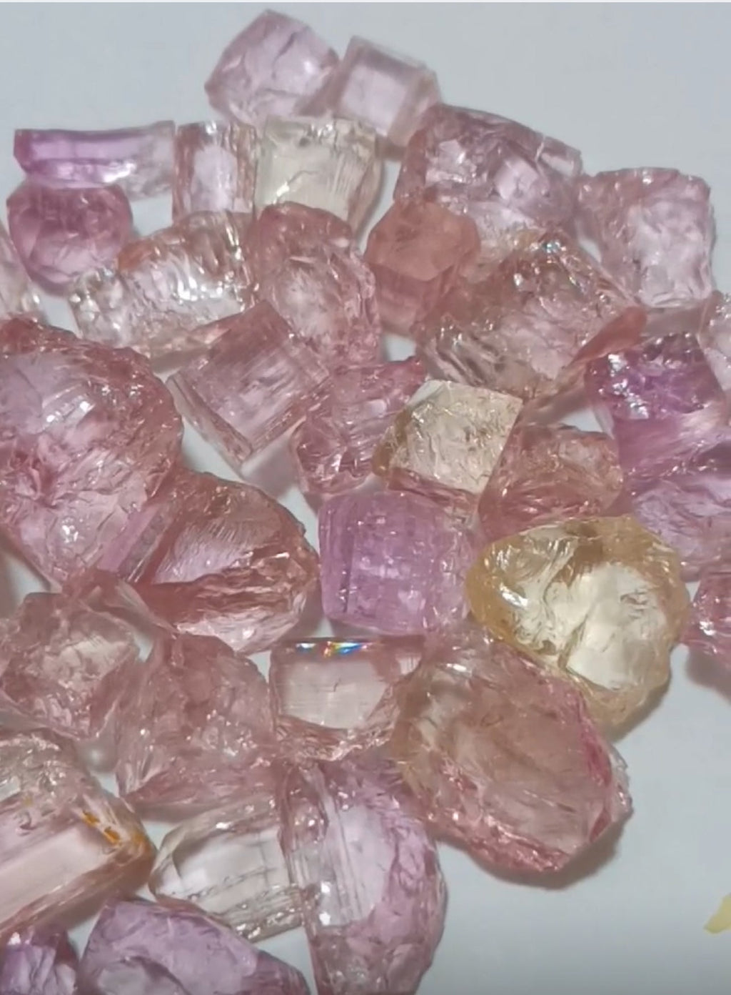 120 carats Rare Raw Pink Topaz from Katlang for Faceting