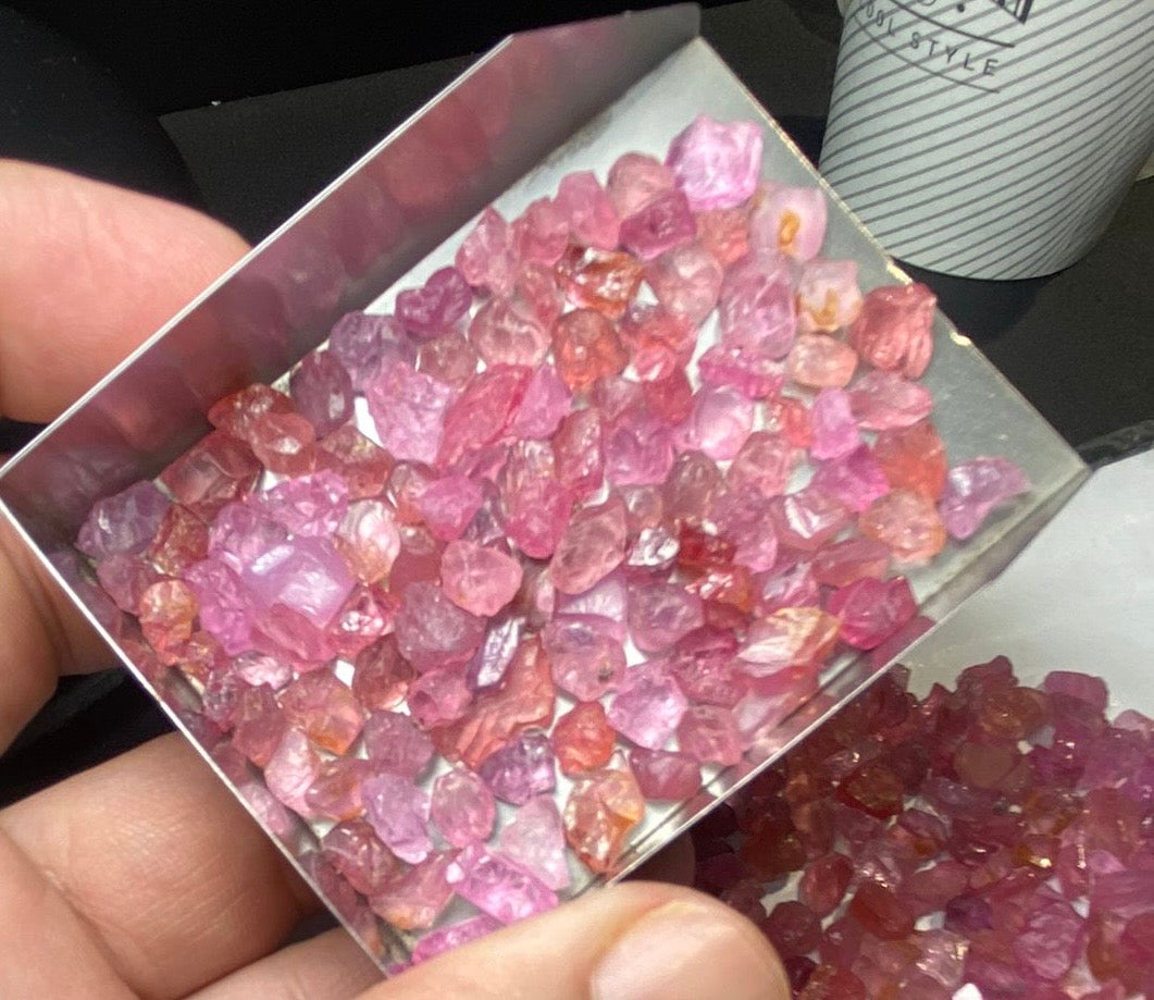 1500carats Umbalitete Garnets and Mehenge Spinels Rough Stones Deal for Faceting