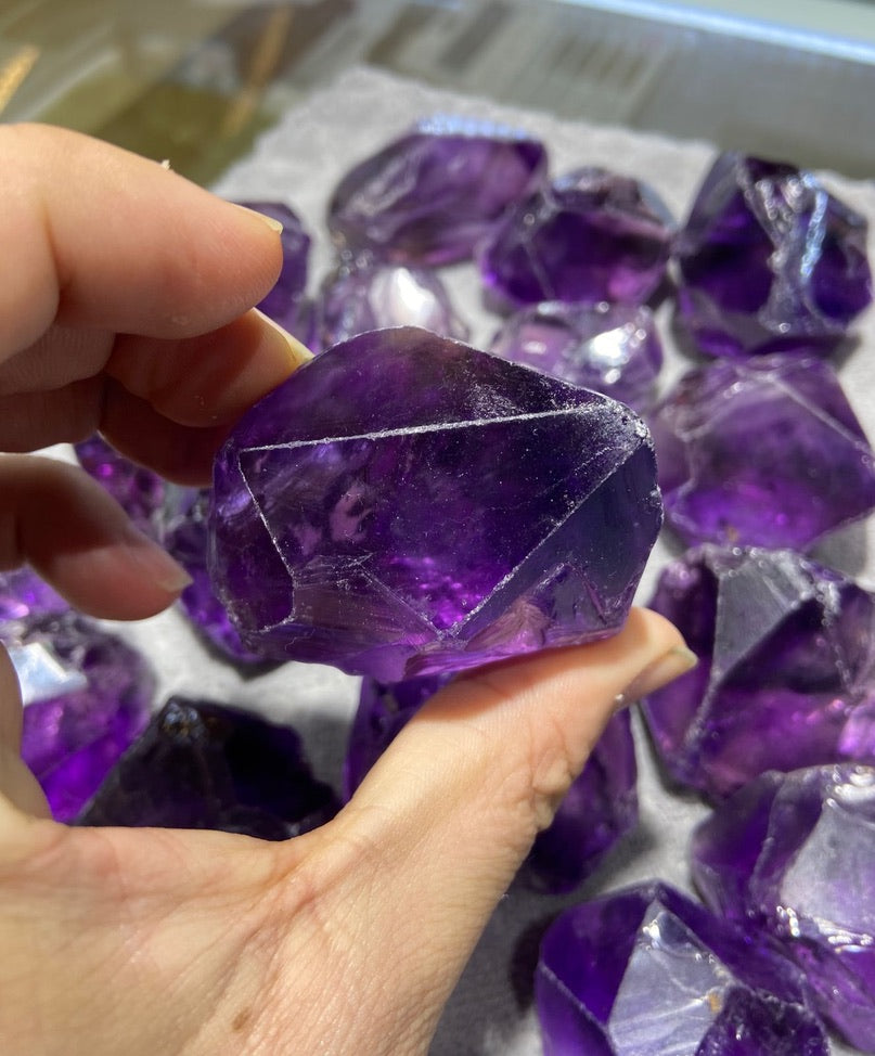 1 Kg Top Facet Grade Raw Amethyst for Faceting - Big Sizes