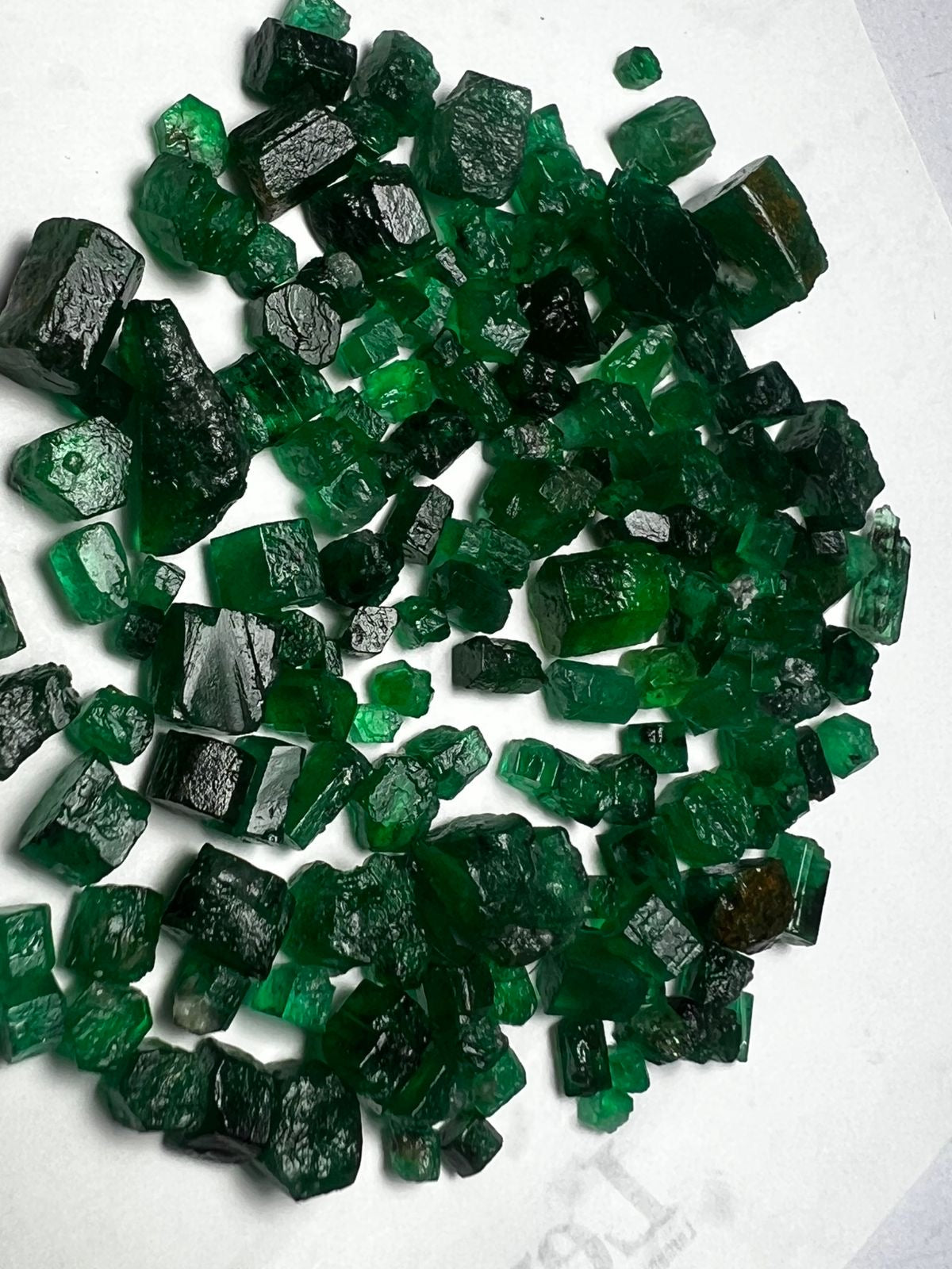 100 carats Vivid Green Swat emeralds Rough Stone Deal