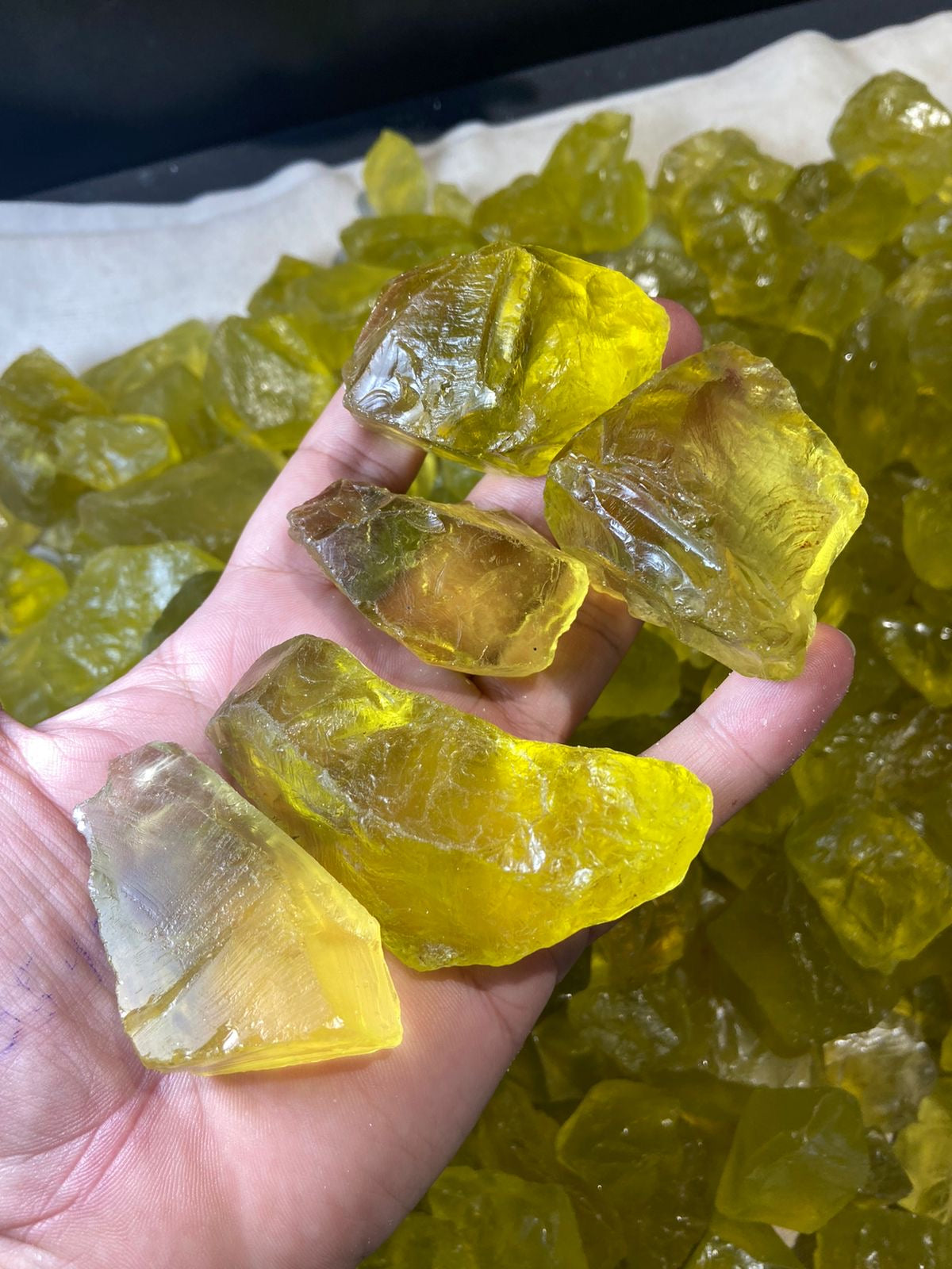 1 kilo gram Rough Lemon Quartz for Faceting