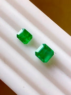 2 pieces vivid Green Swat Emeralds