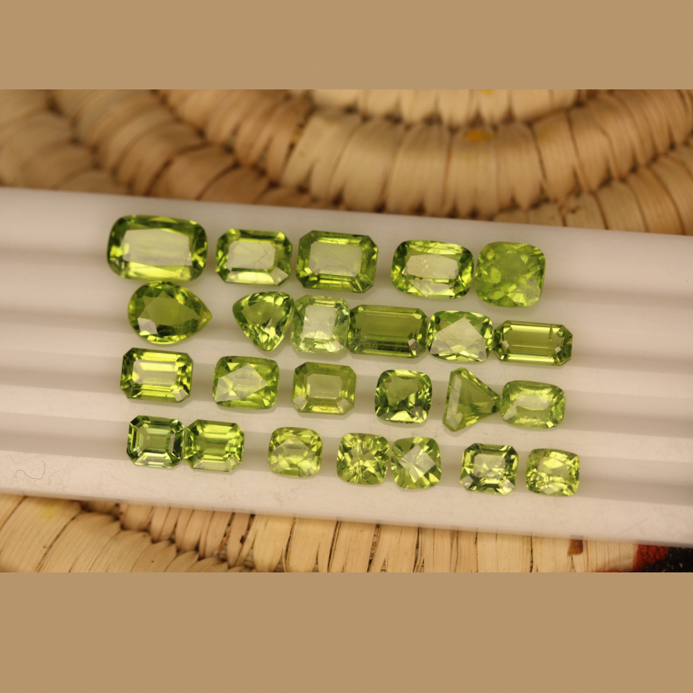 32 carats Natural Apple Green Peridots Stones