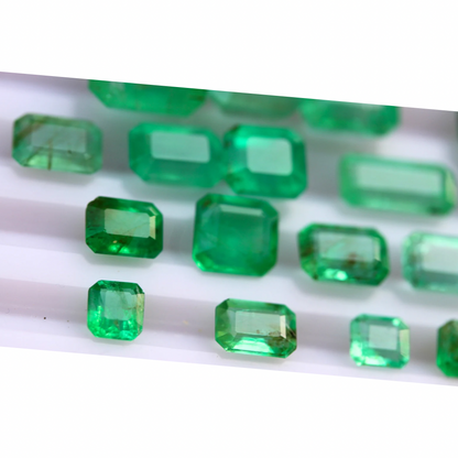 24.95 carats Natural Green Emeralds Stones- Emerald Cut, Princes