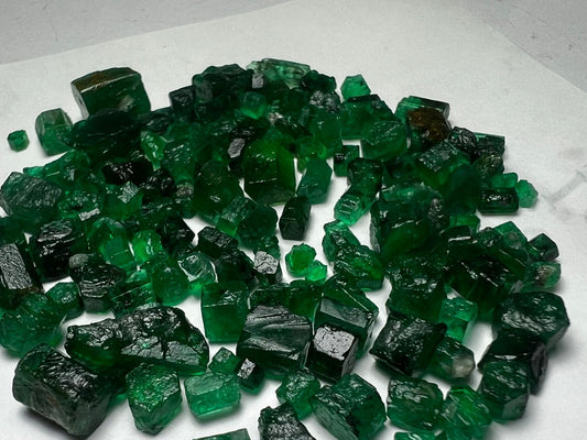 100 carats Vivid Green Swat emeralds Rough Stone Deal