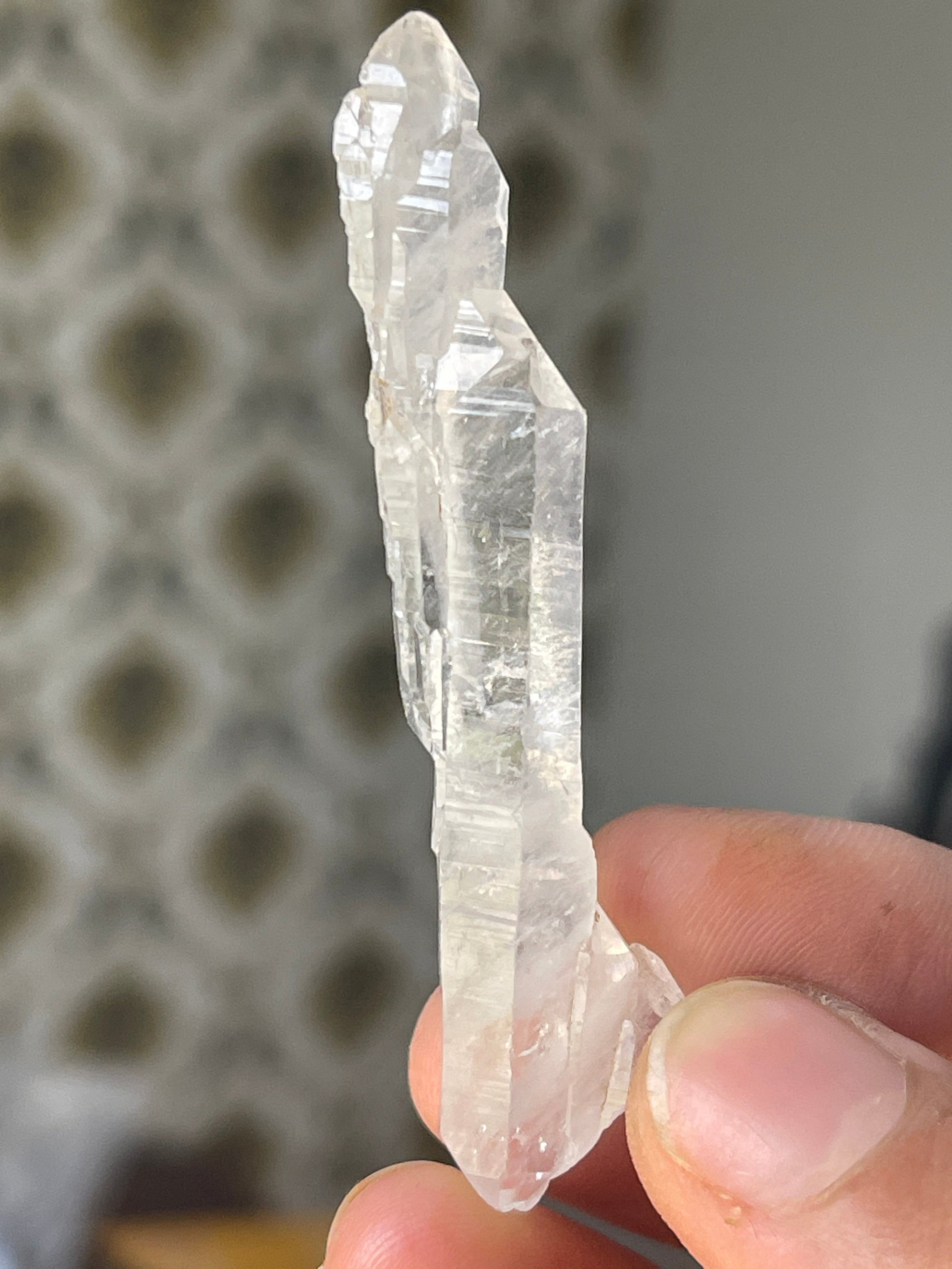 Aesthetic crystal of Faden quartz from Baluchistan Pakistan, 8 grams