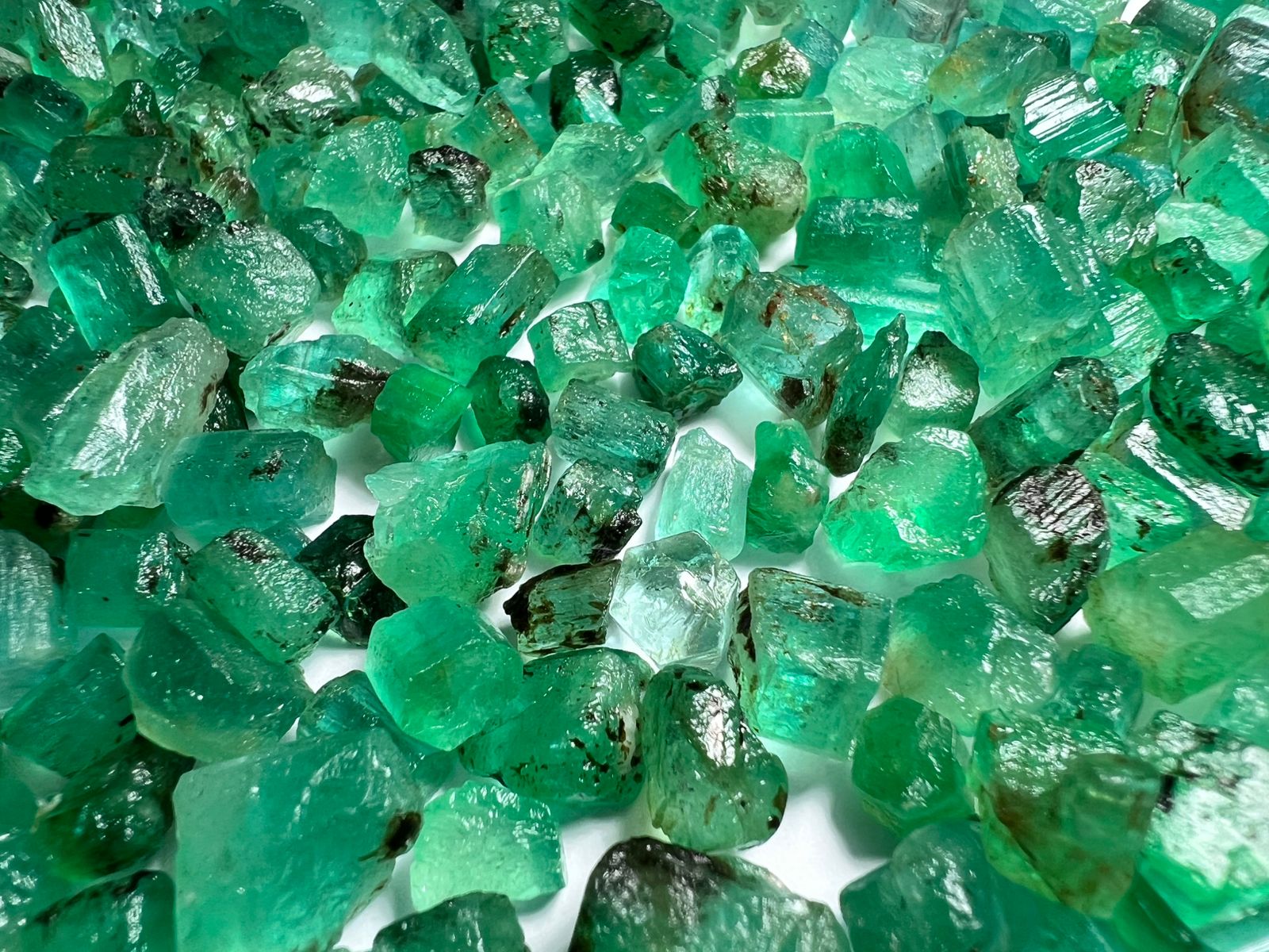 160 carats Real Raw Emeralds Panjshir