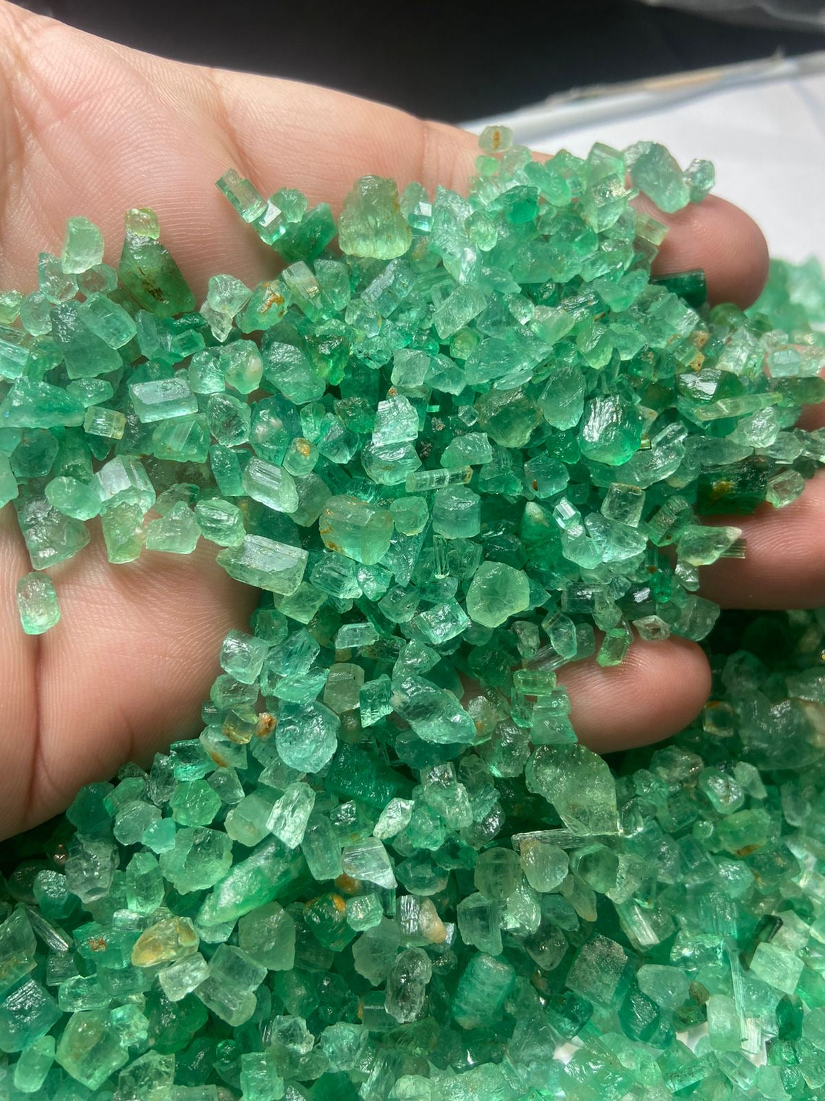 Deals on Panjshir Rough Emerald Stones for faceting / cabbing