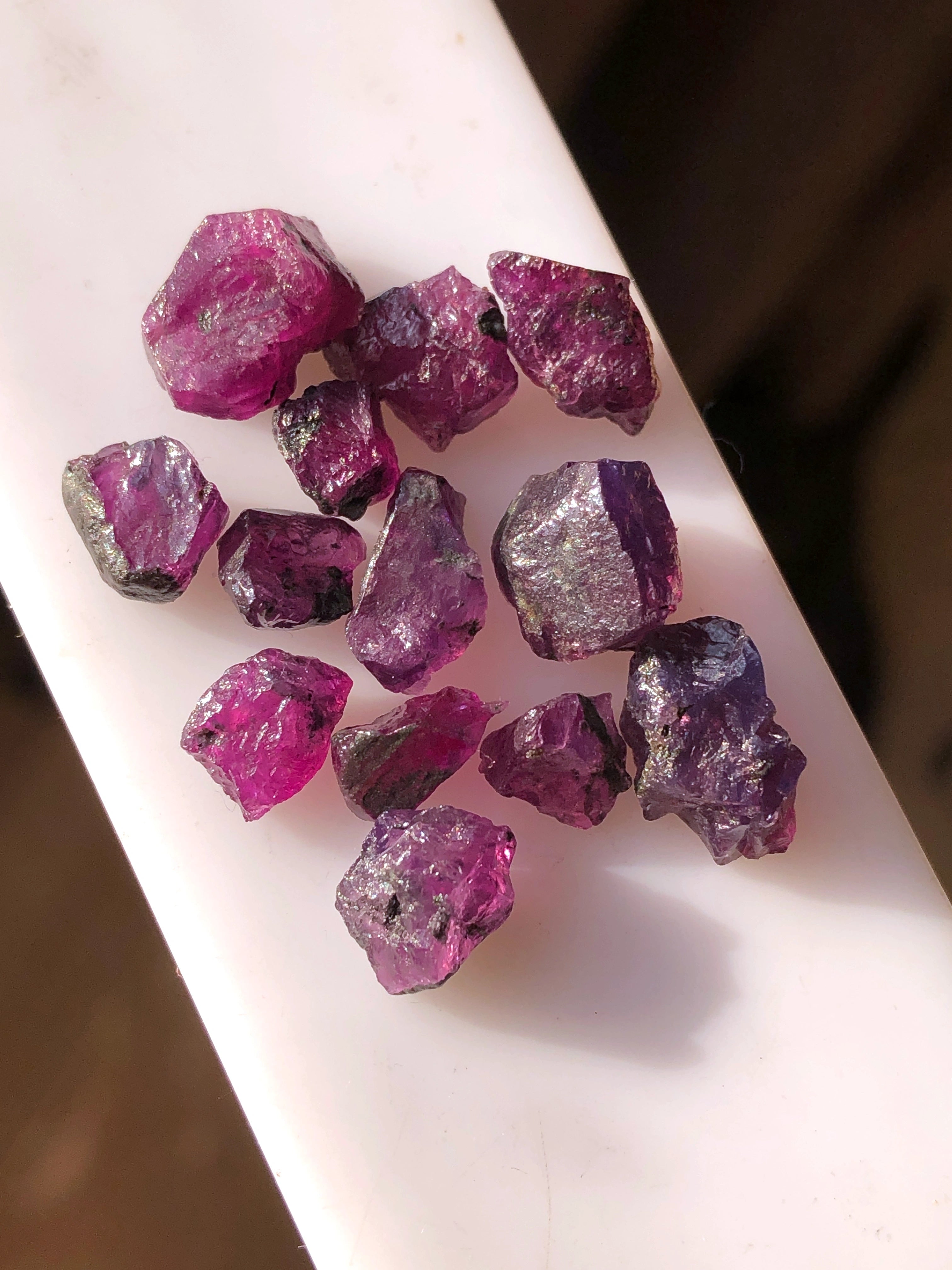 39 carats Pinkish Purple Kashmir Sapphires Rough for Faceting