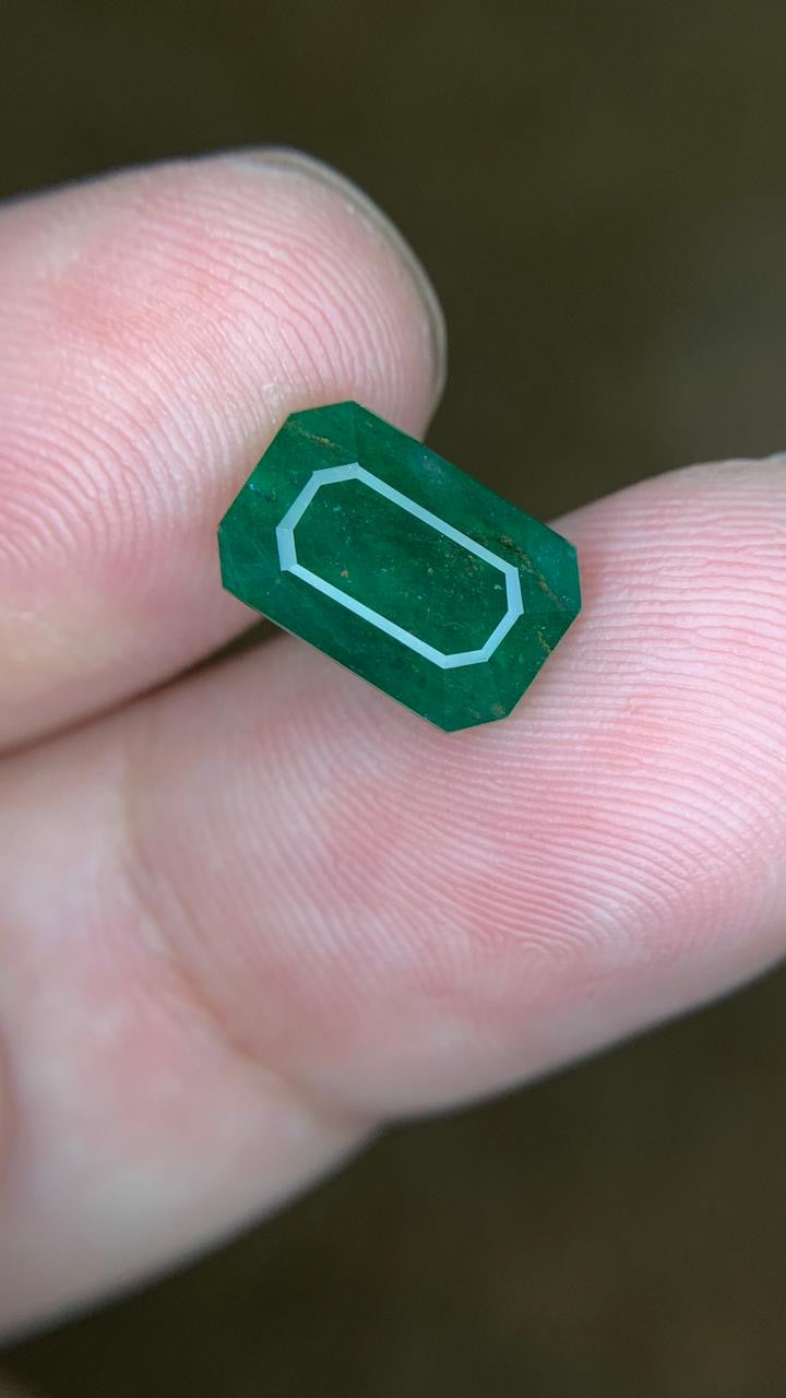 3.25 carats Emerald Cut Vivid Green Swat Emerald