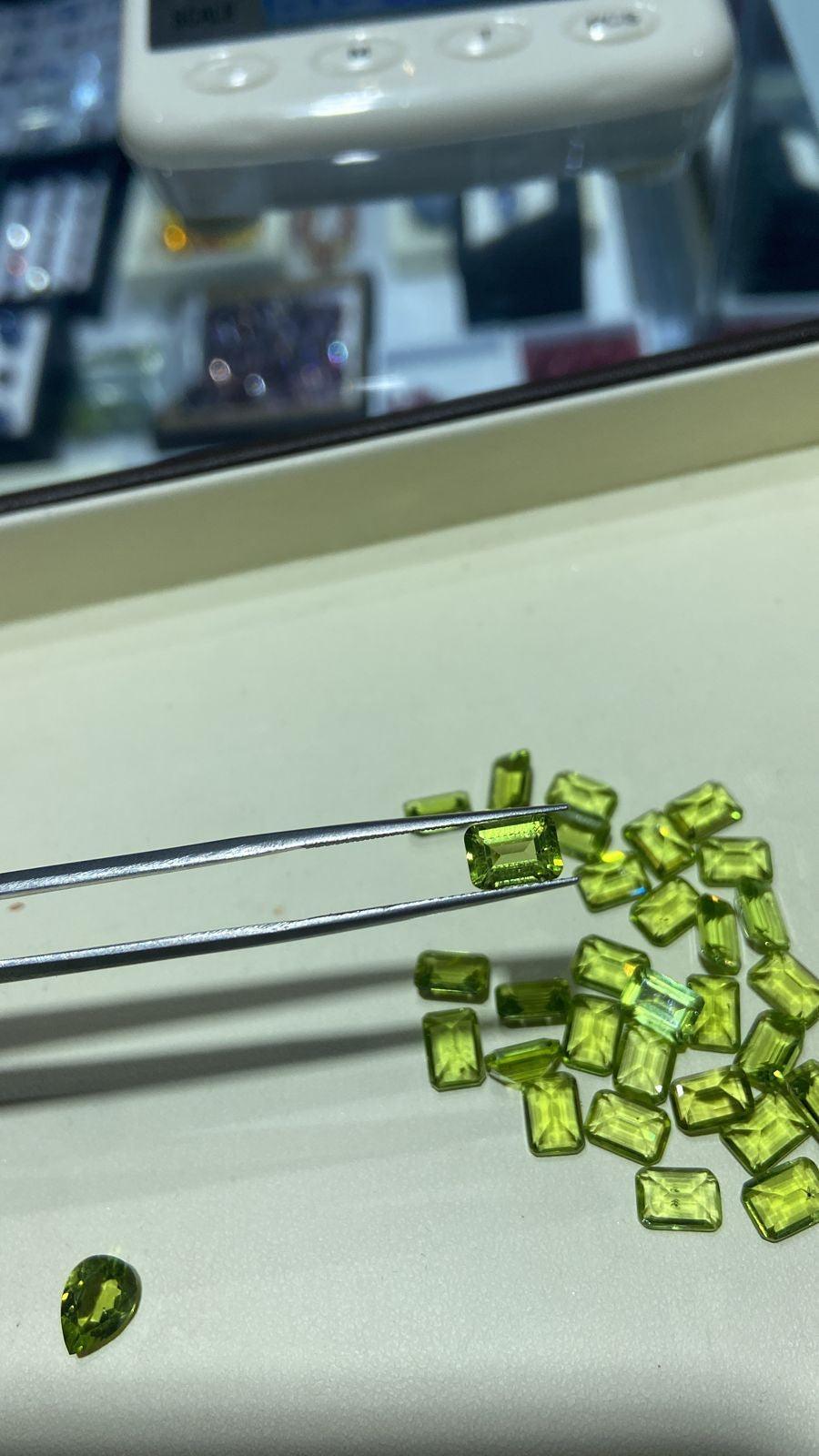 50 carats Calibrated Natural Loose Peridot Stones for Sale