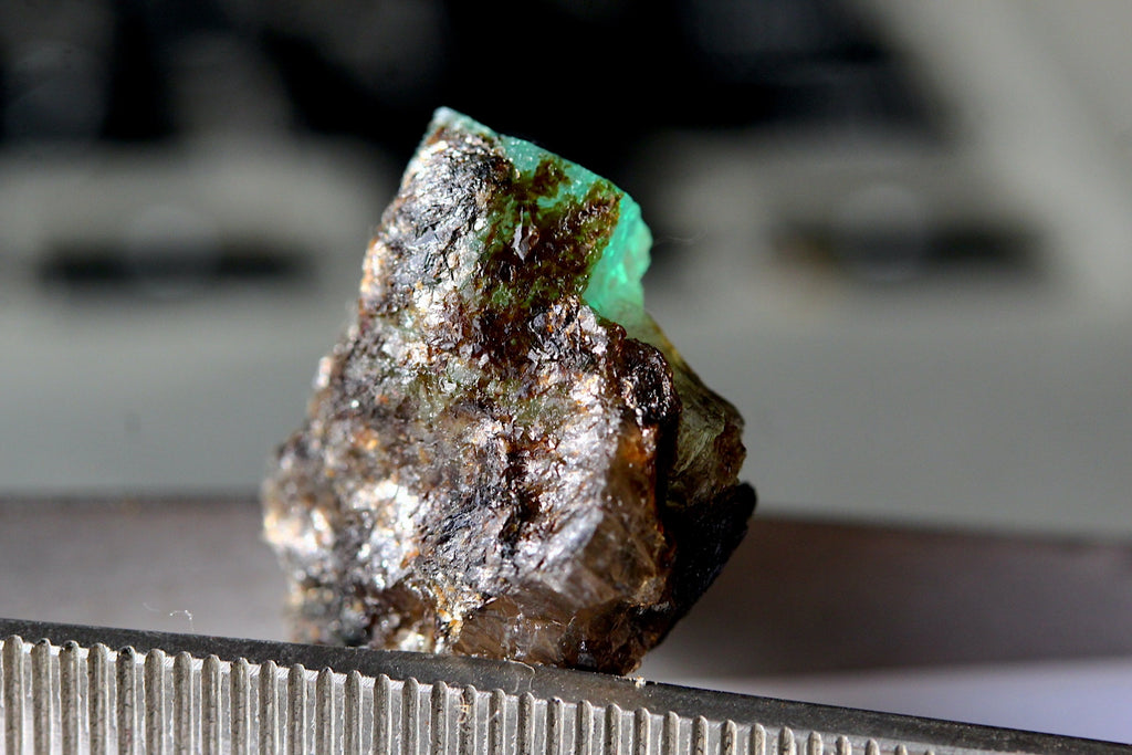6.5 Grams Miniature Chitral Emerald in Biotite Schist with Quartz Matrix – Metamorphic Host Rock Specimen