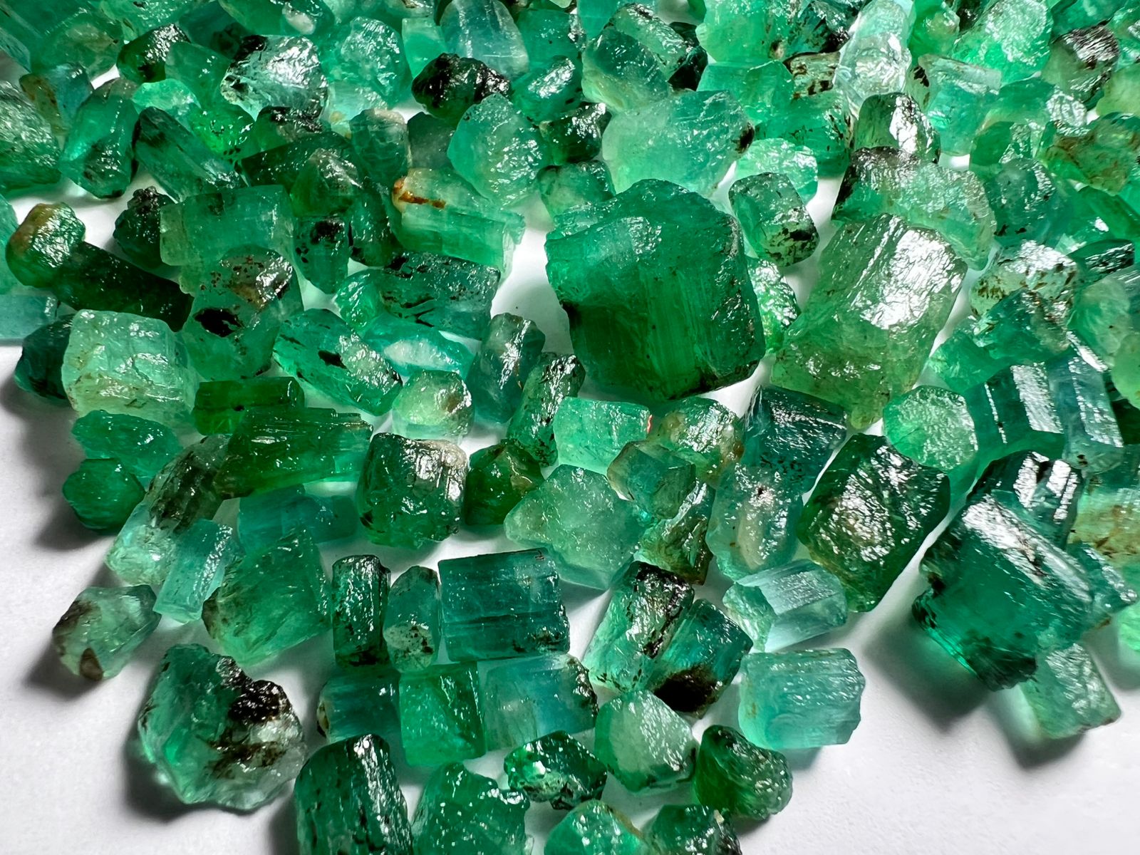 160 carats Real Raw Emeralds Panjshir