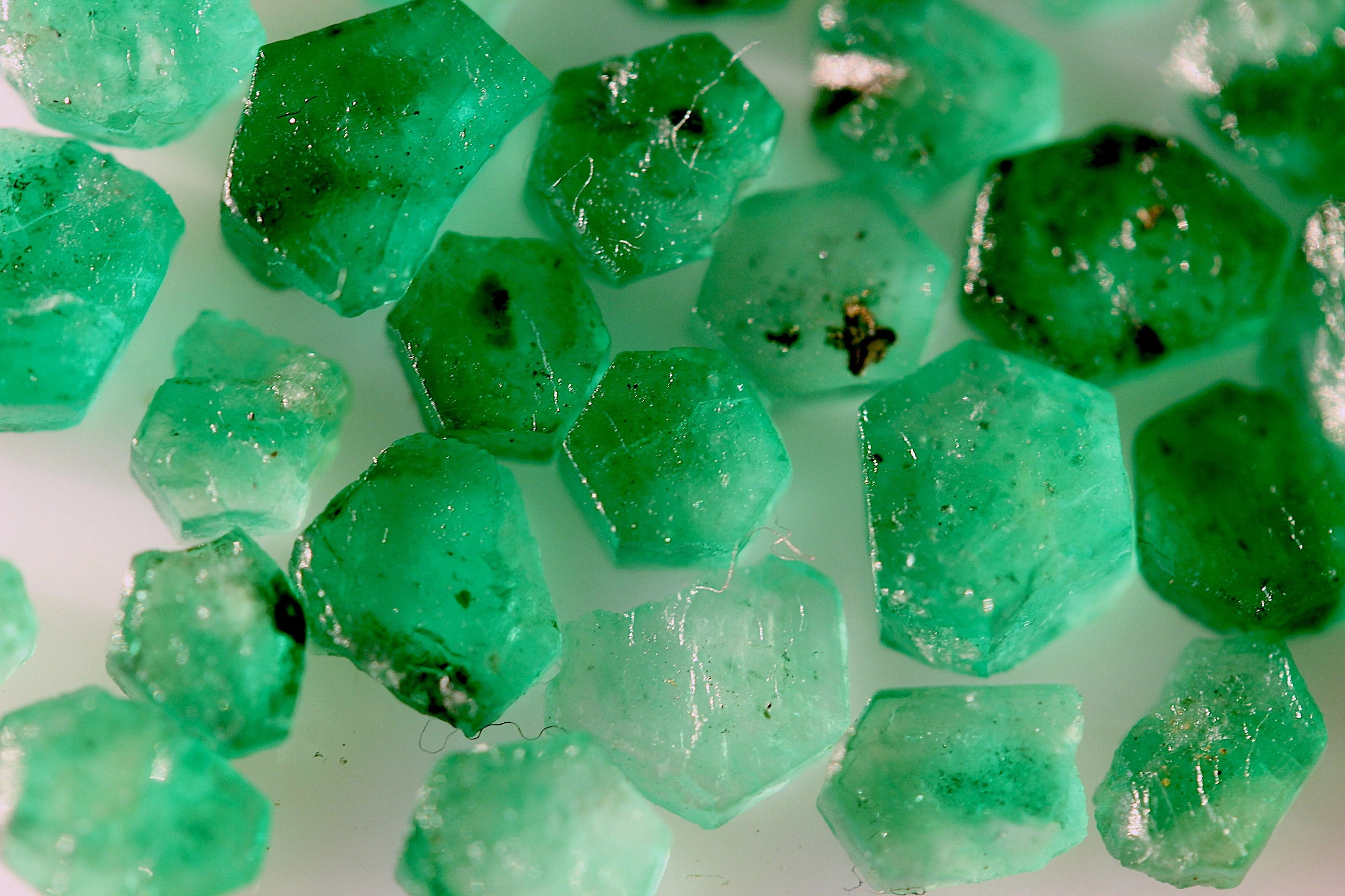 Natural Rough Swat Emerald Slices