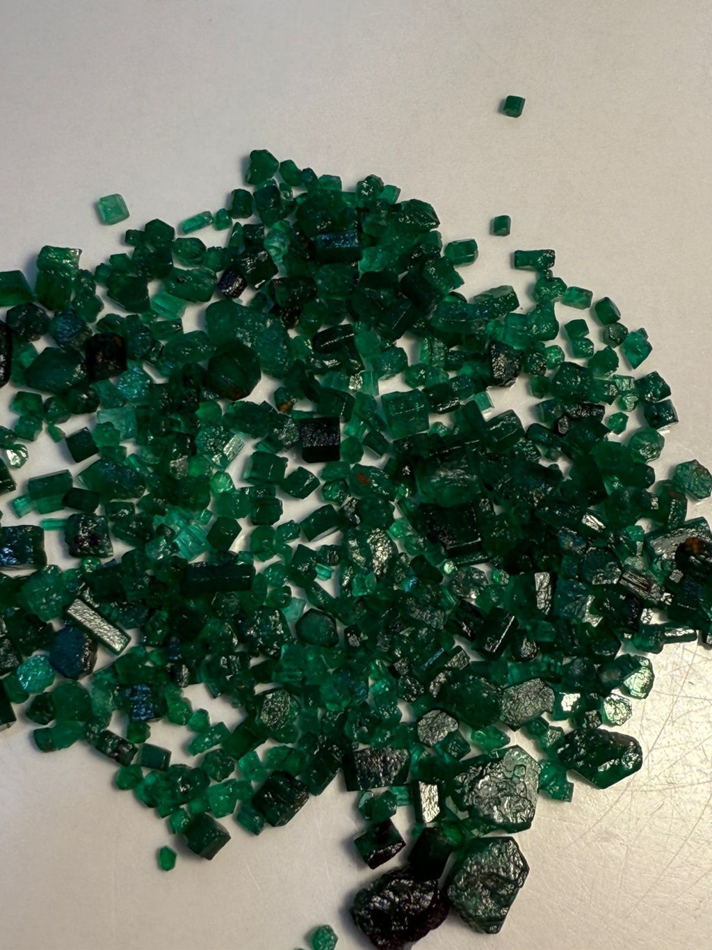 Buy This Top Class Rich Green Colour Emerald Deal 
