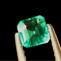 Vivid Green Emerald Stone