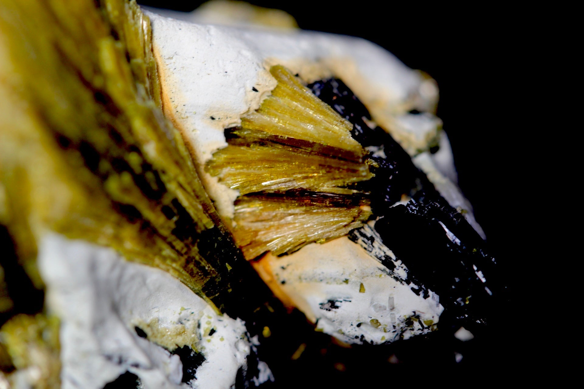 Closeup of Epidot Crystal Specimen