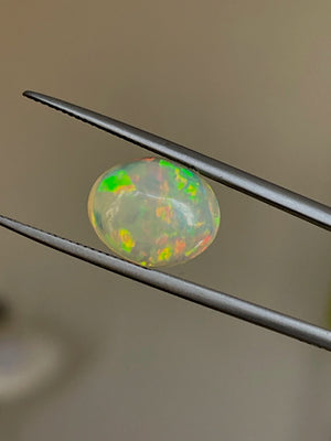 3.6 carats Oval Ethiopian Opal Cabochon