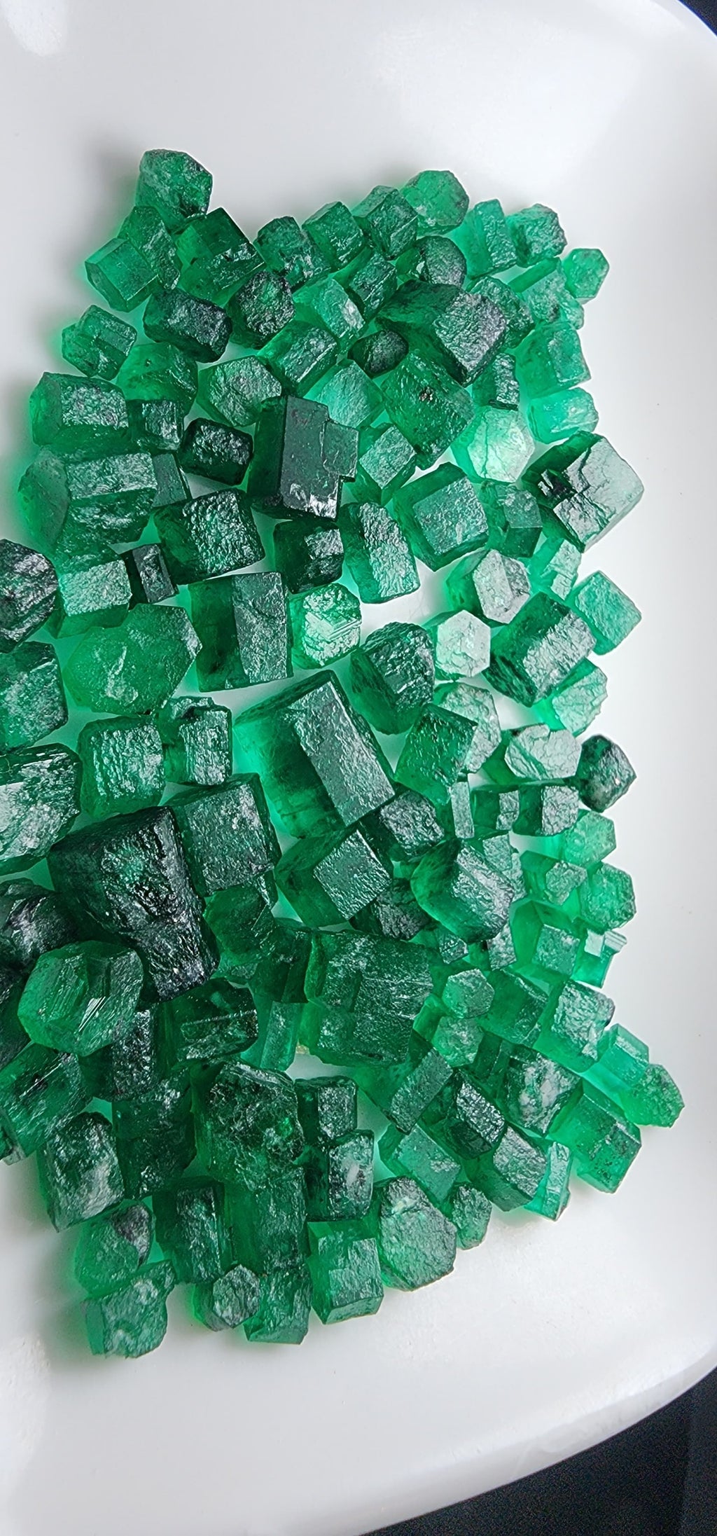 Buy This Top Rich Green Colour Emerald 