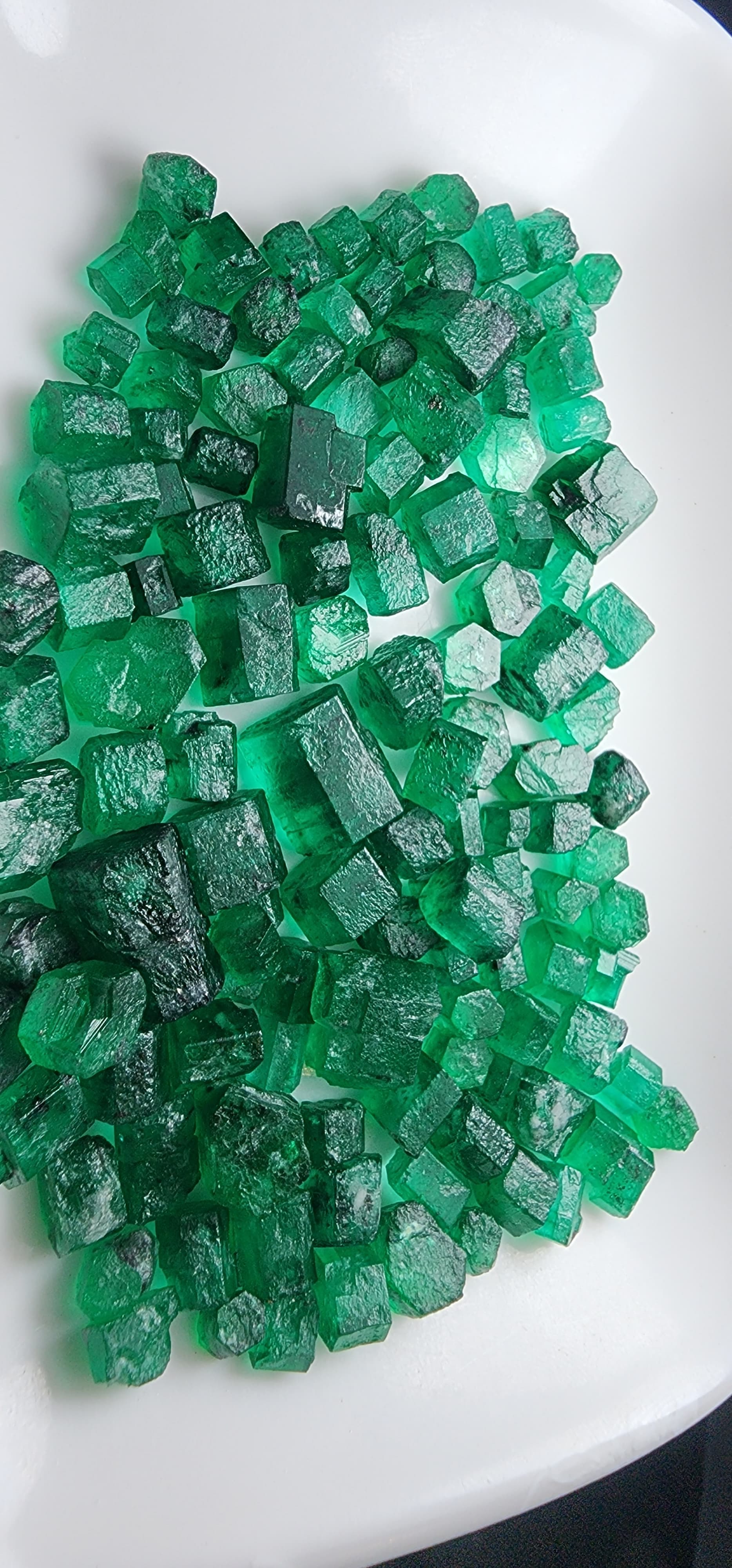 Buy This Top Rich Green Colour Emerald 