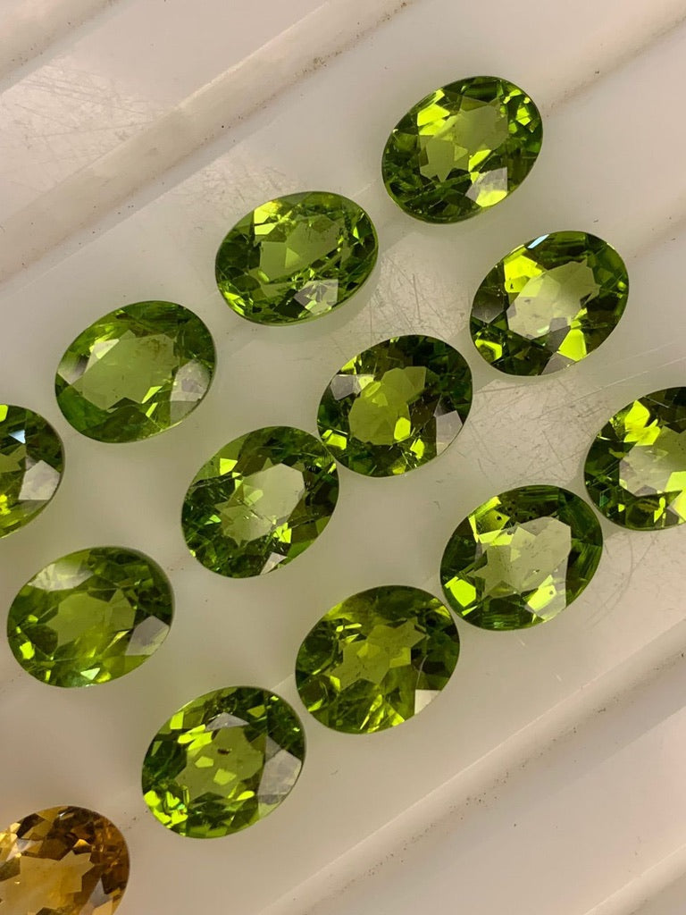 4 Pairs of Loose Peridot Faceted Stones