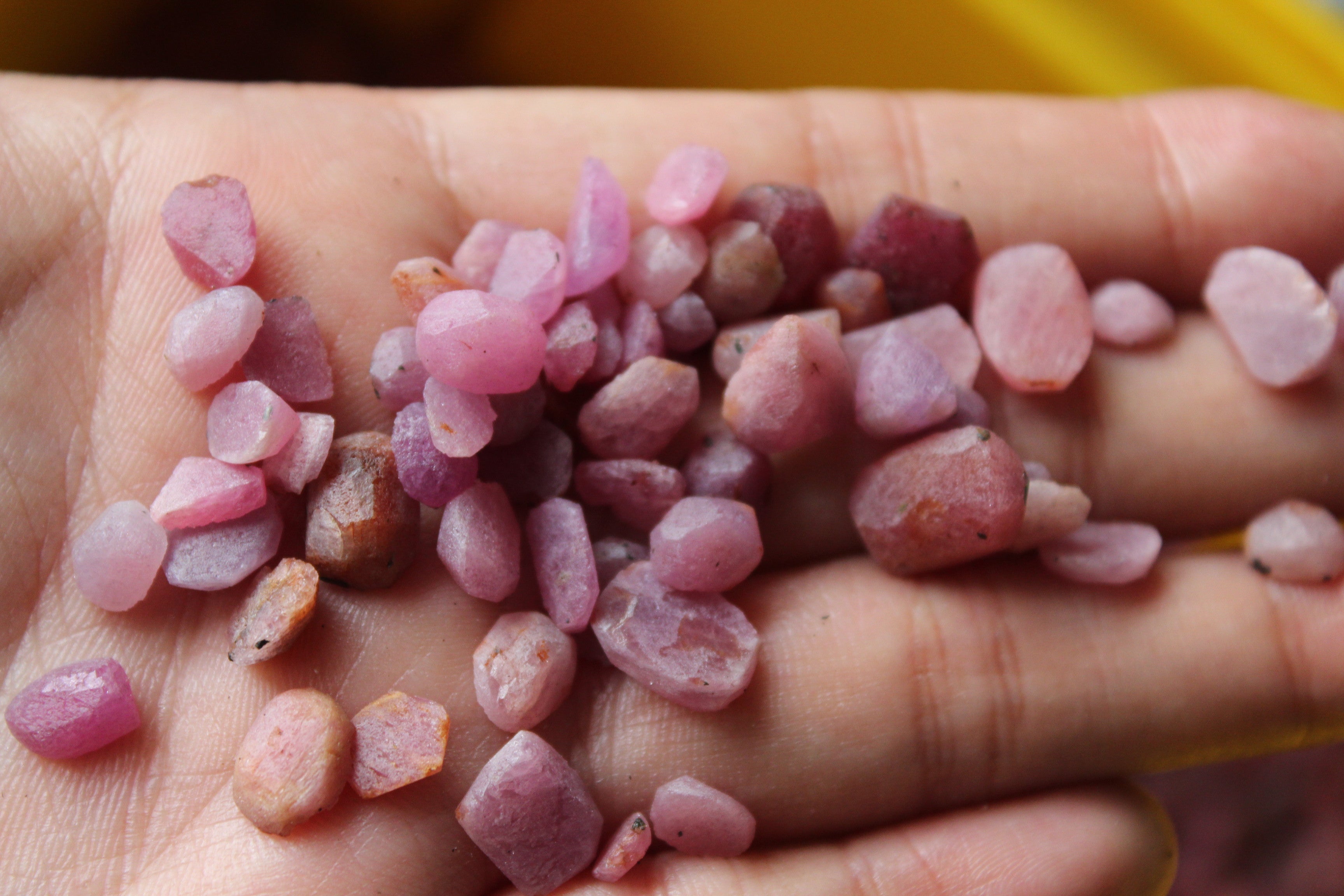 1 killo Natural Preformed Raw Ruby For Cabbing