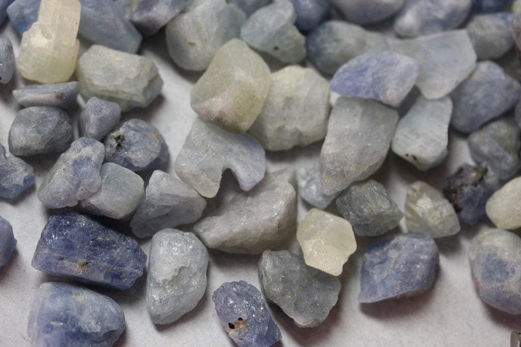 1 kg Rough Sapphires for Cabbing / Beading - Rough Sapphire Crystals