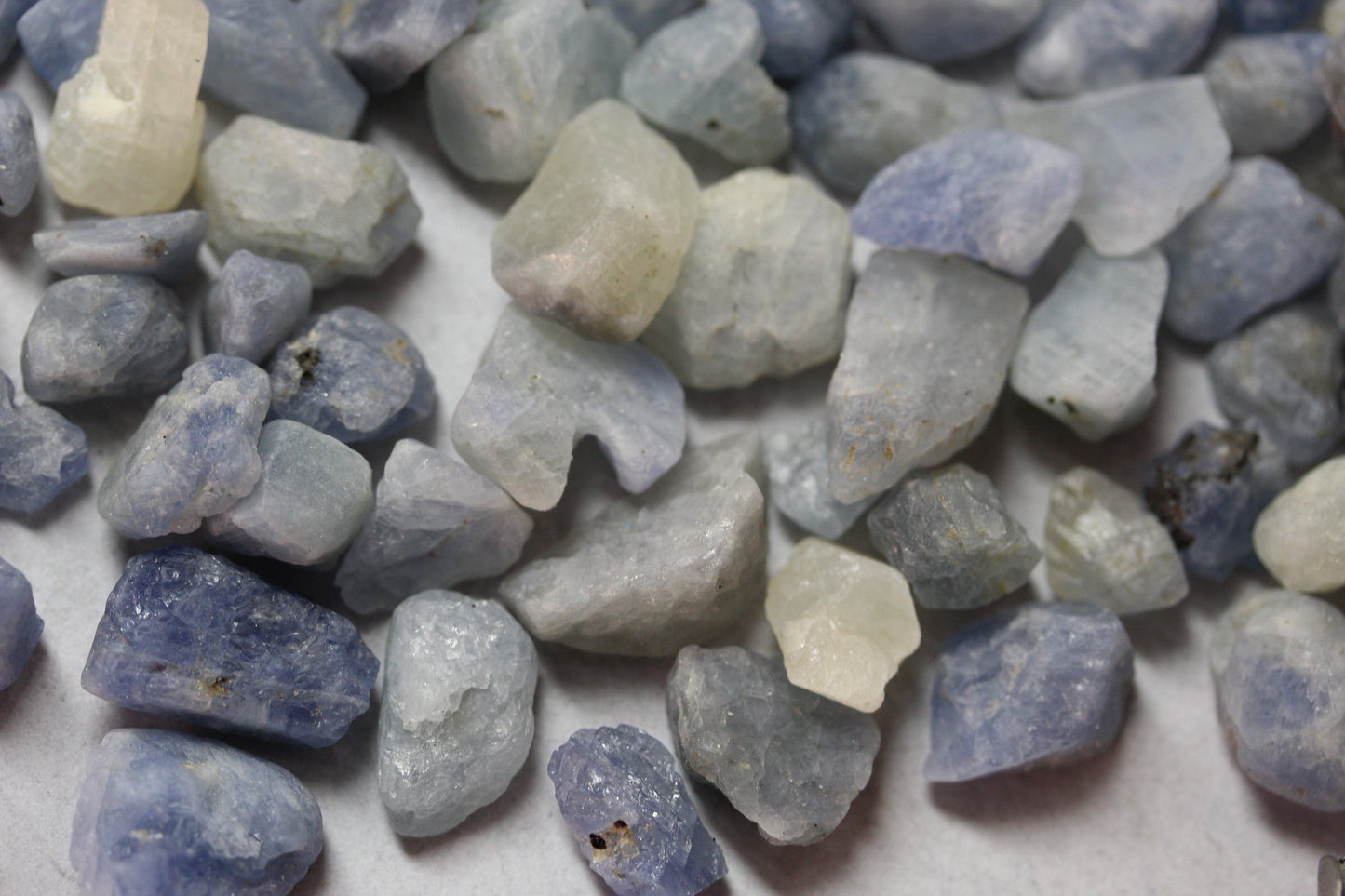 1 kg Rough Sapphires for Cabbing / Beading - Rough Sapphire Crystals