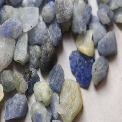 1 kg Rough Sapphires for Cabbing / Beading - Rough Sapphire Crystals