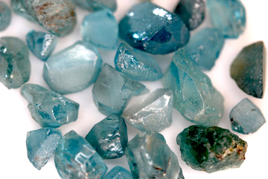 Rough natural zircon for sale